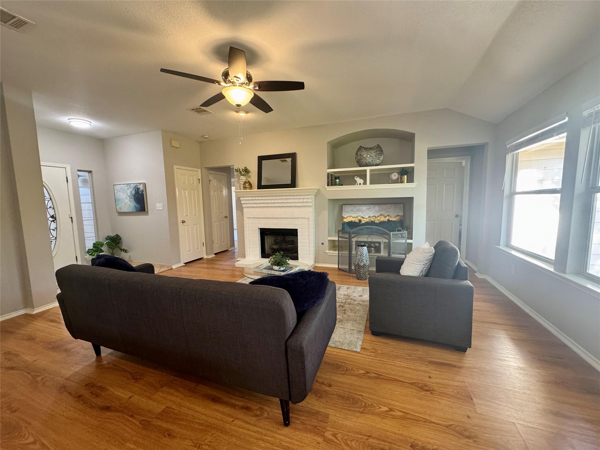 612 Thrush Dr, Leander, TX 78641