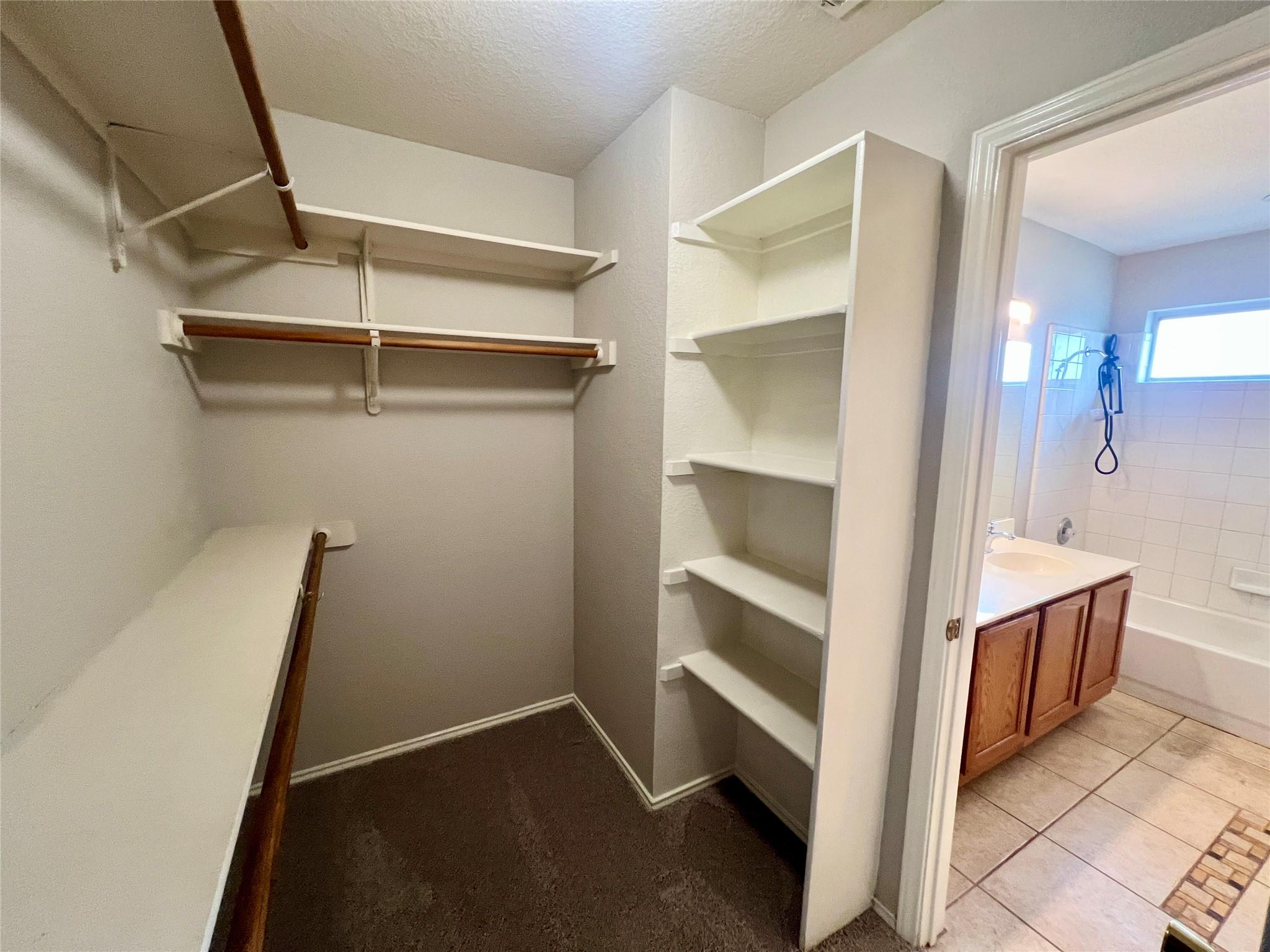 612 Thrush Dr, Leander, TX 78641