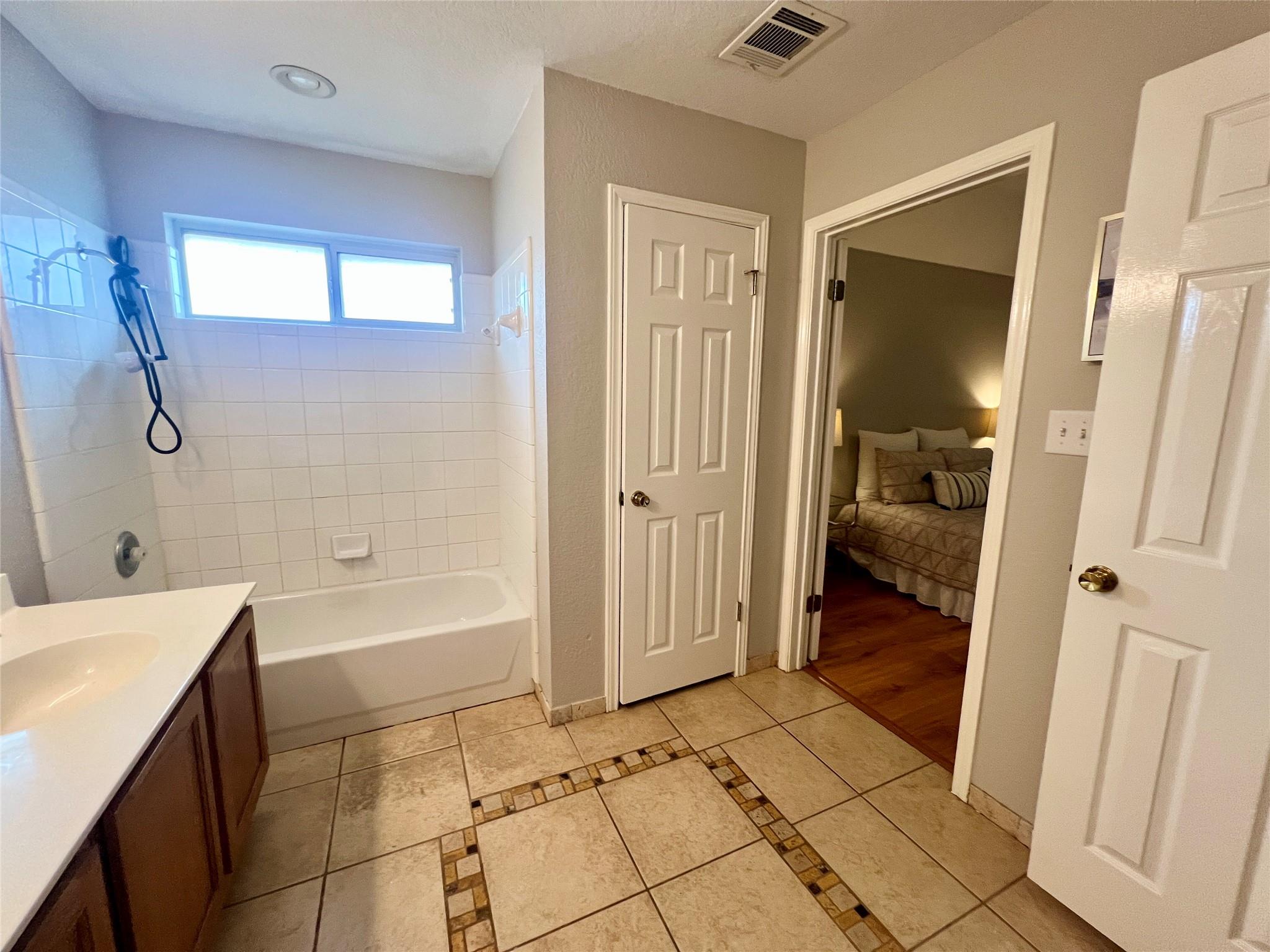 612 Thrush Dr, Leander, TX 78641