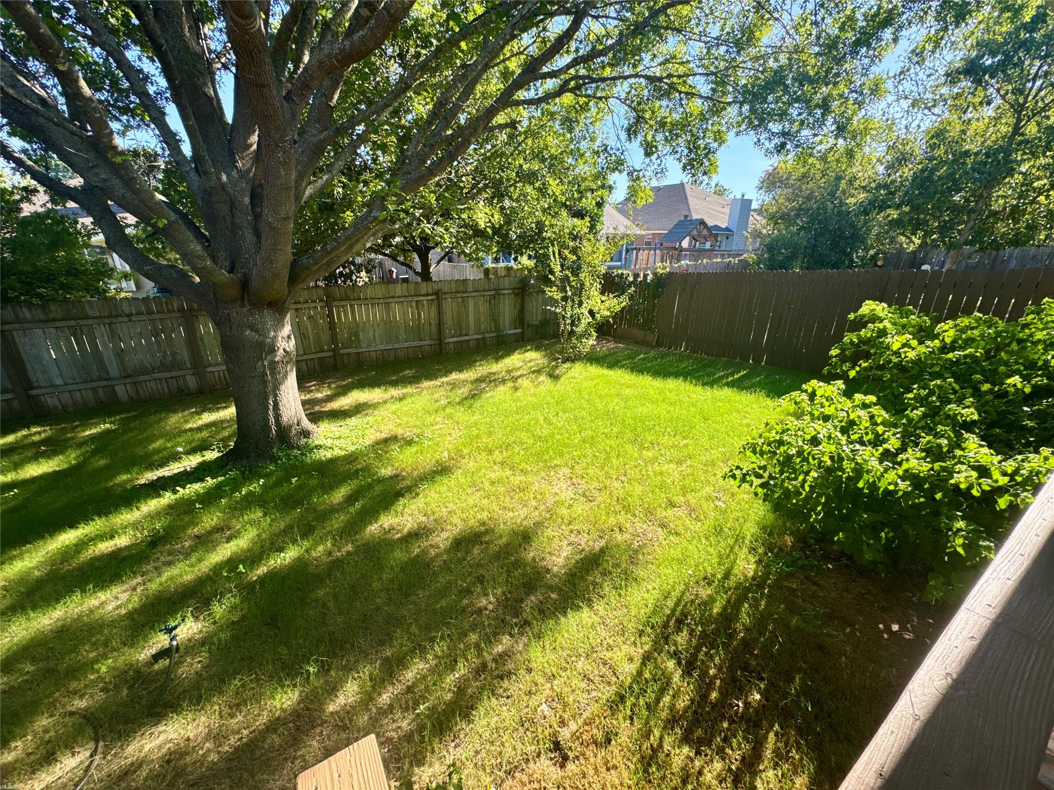 612 Thrush Dr, Leander, TX 78641