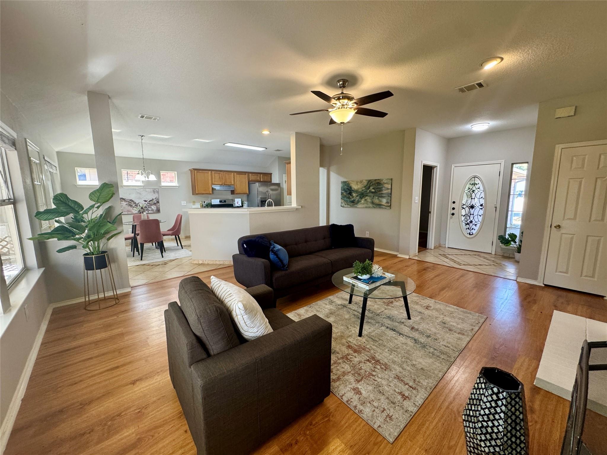 612 Thrush Dr, Leander, TX 78641