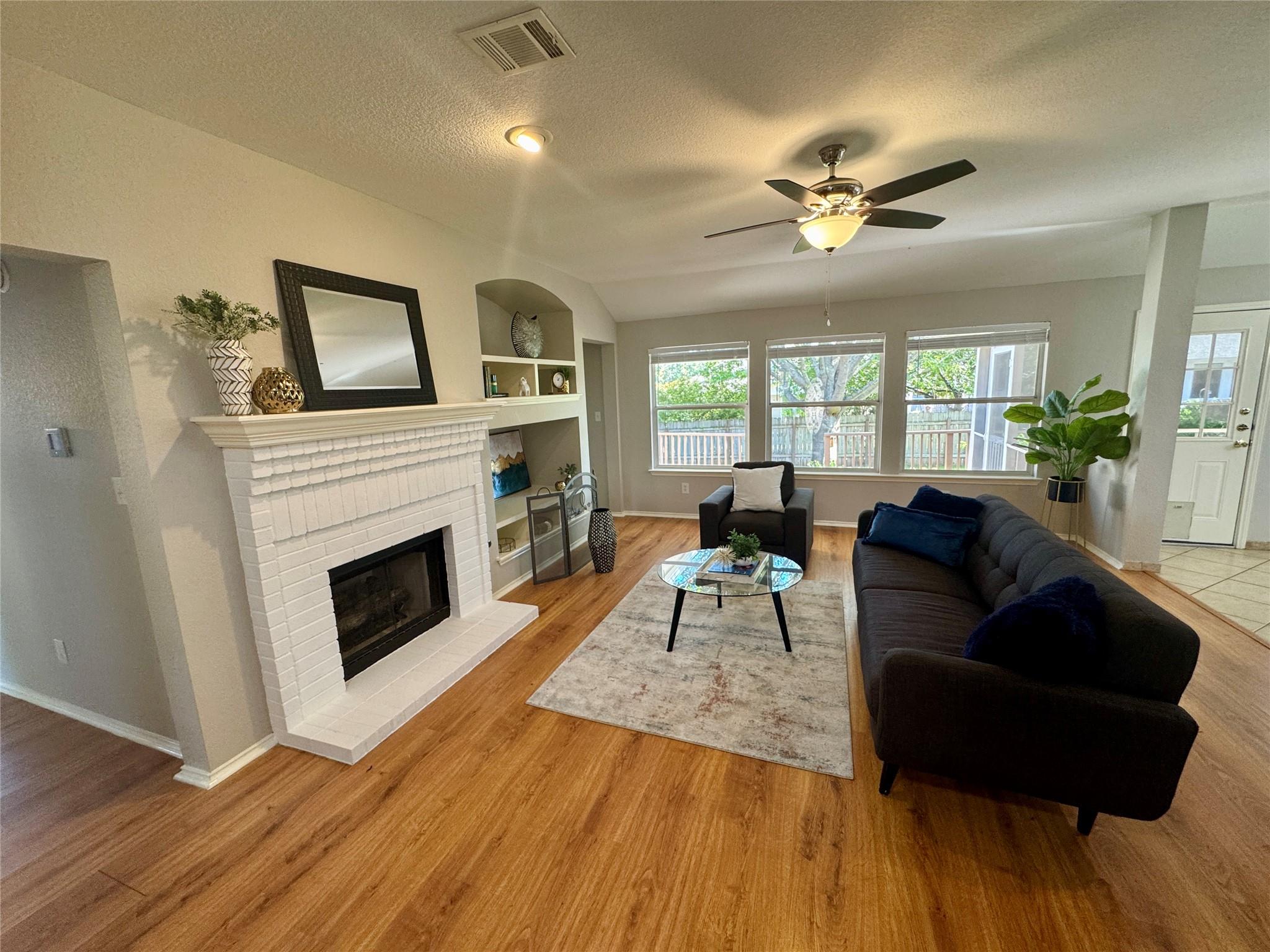 612 Thrush Dr, Leander, TX 78641