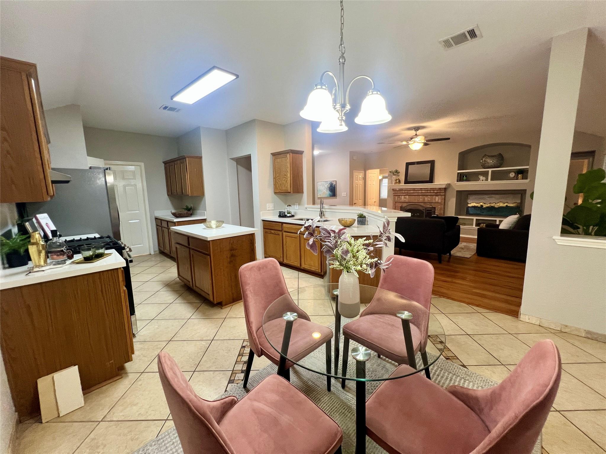 612 Thrush Dr, Leander, TX 78641