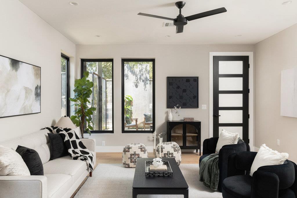 1401 E 3rd St # 1, Austin, TX 78702