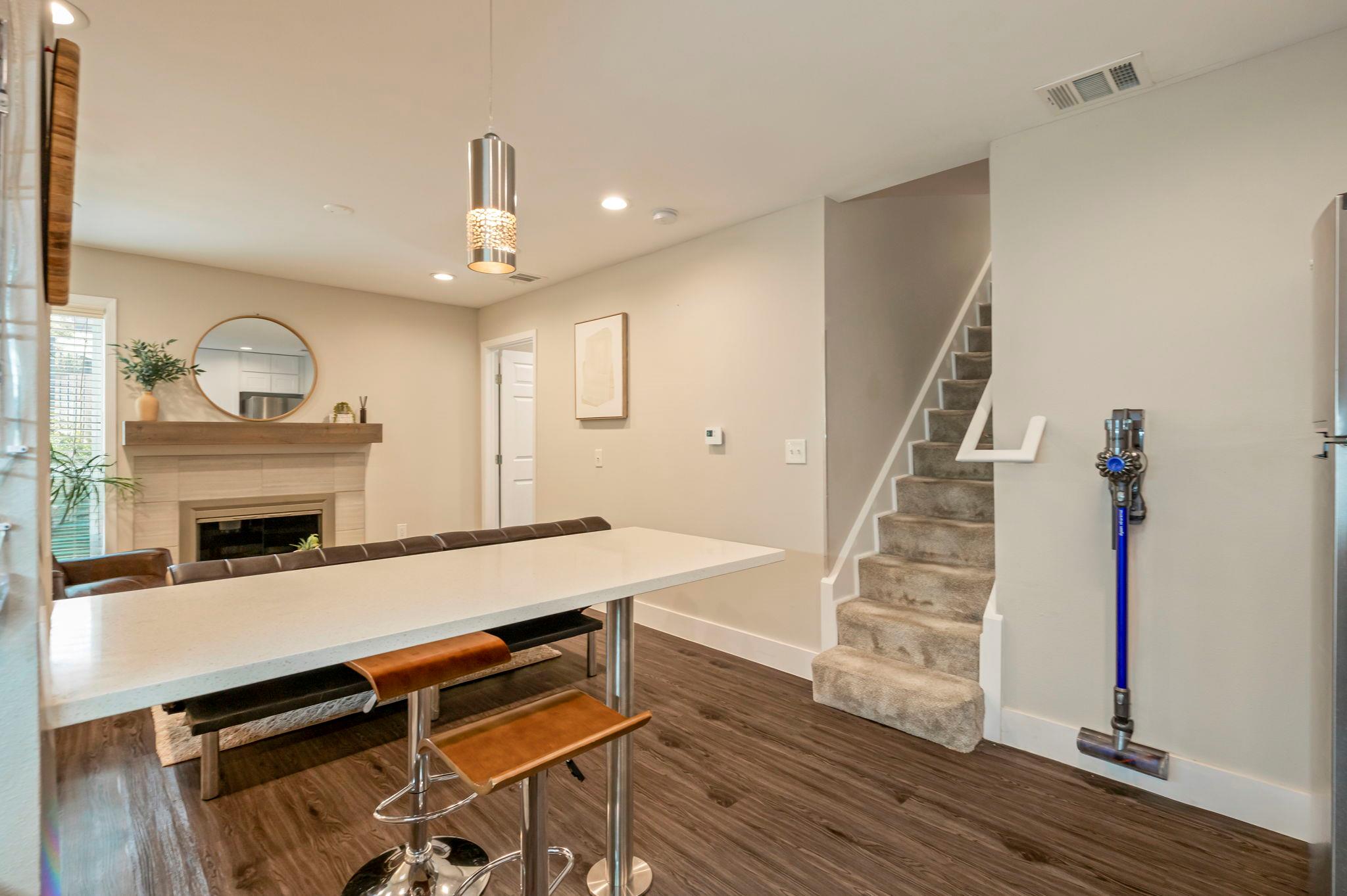 935 La Posada Dr # 148, Austin, TX 78752