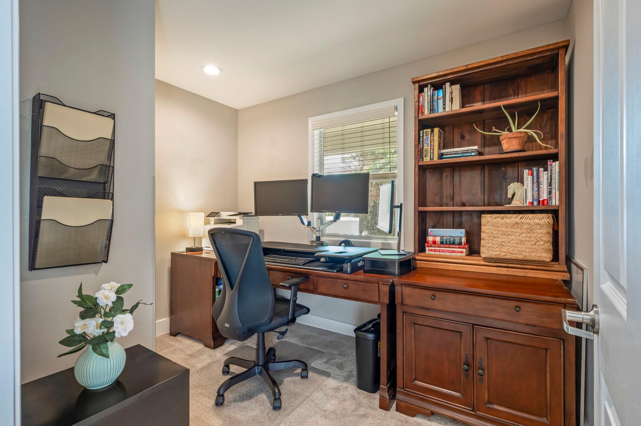 935 La Posada Dr # 148, Austin, TX 78752