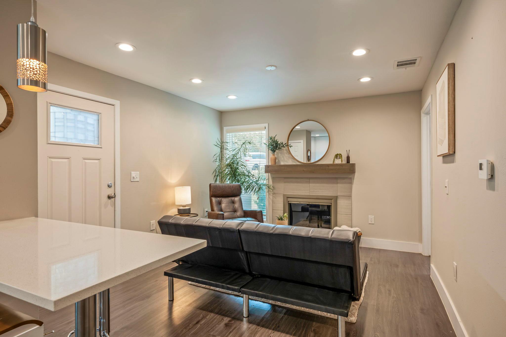 935 La Posada Dr # 148, Austin, TX 78752