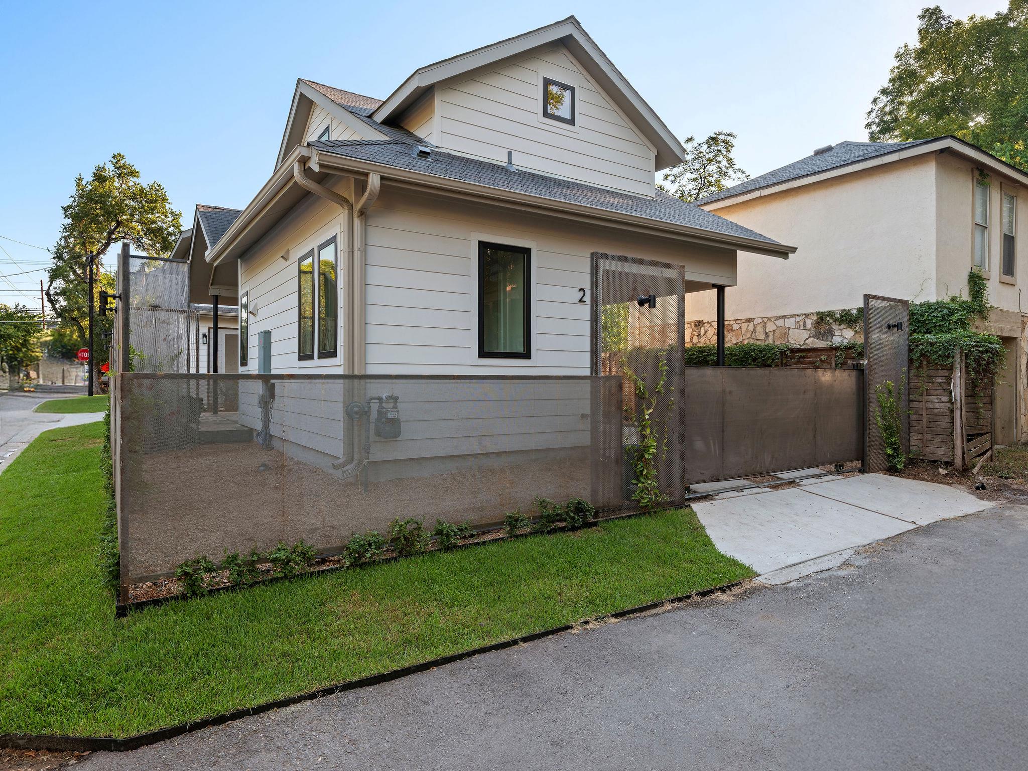 1401 E 3rd St # 2, Austin, TX 78702