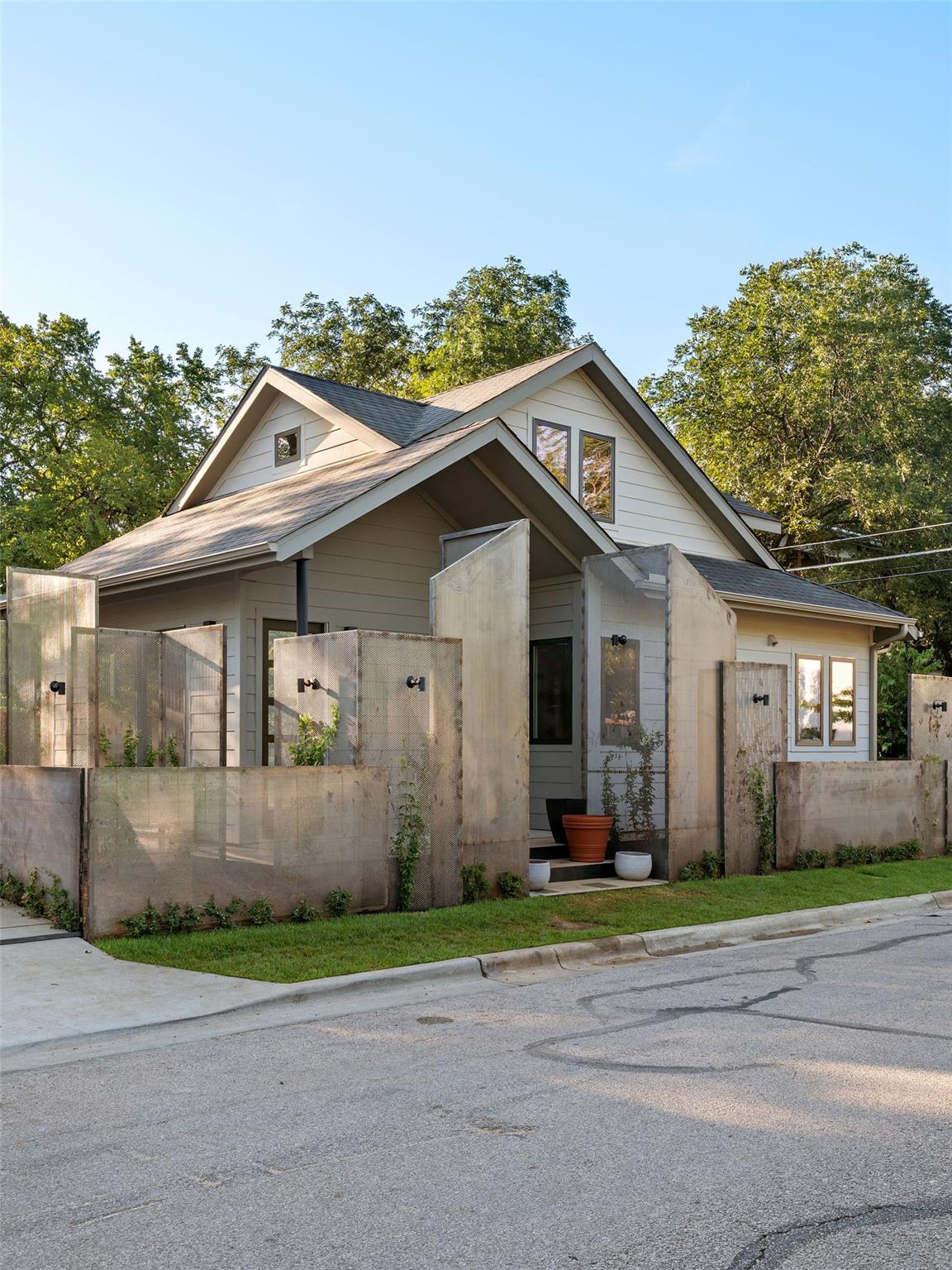 1401 E 3rd St # 2, Austin, TX 78702