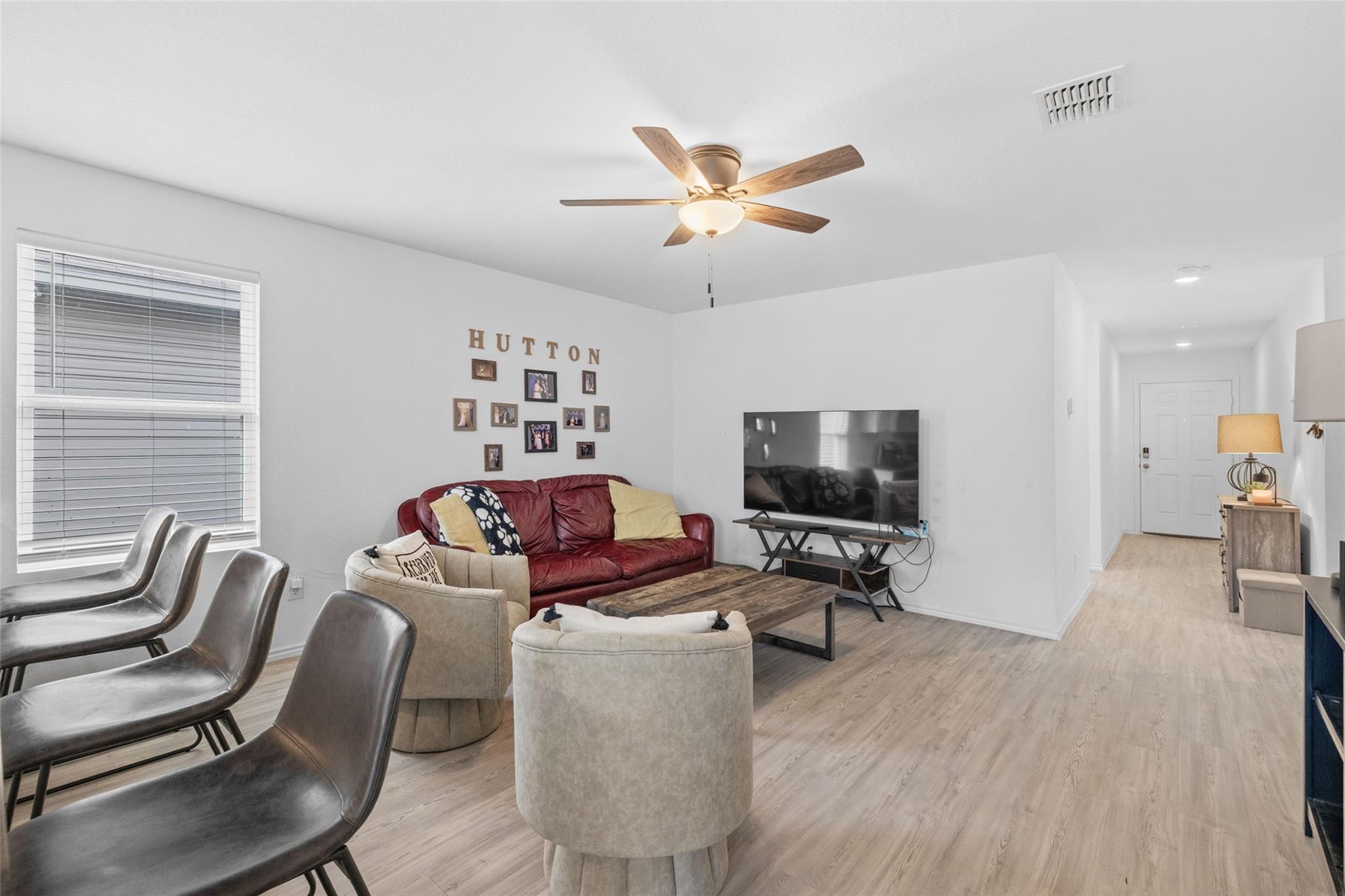 108 Ciarans Crossing Dr, Fredericksburg, TX 78624