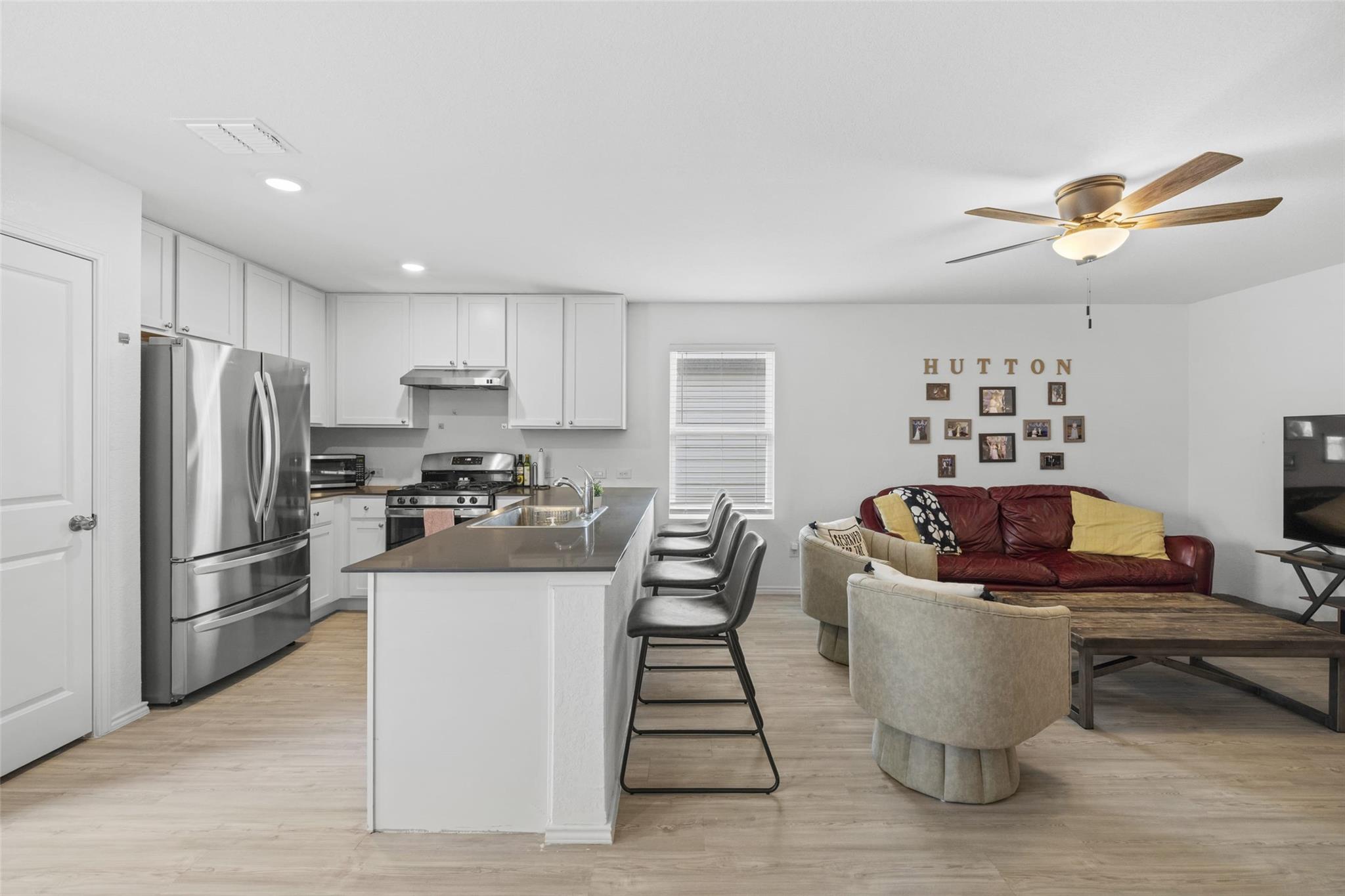 108 Ciarans Crossing Dr, Fredericksburg, TX 78624