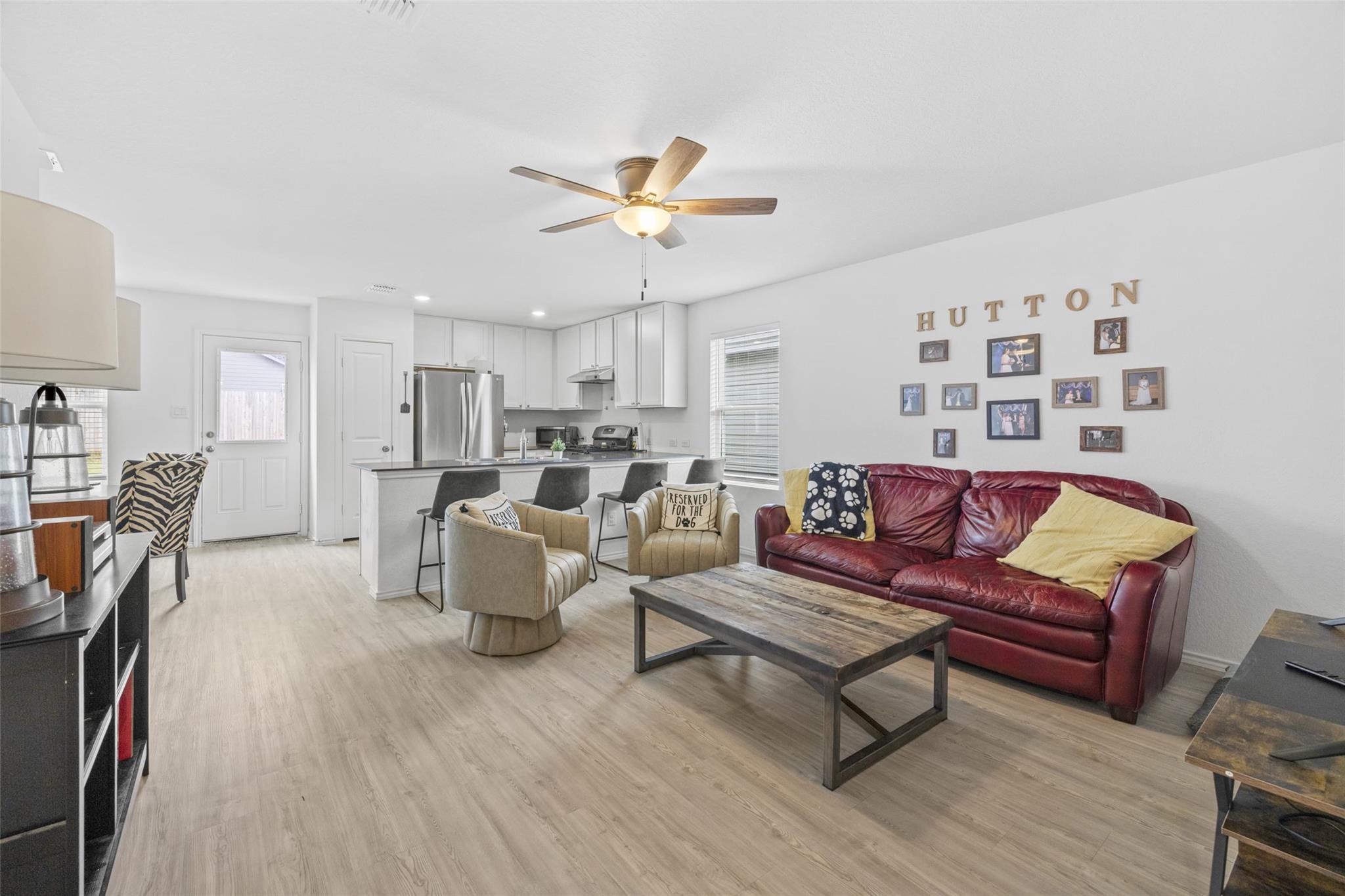 108 Ciarans Crossing Dr, Fredericksburg, TX 78624