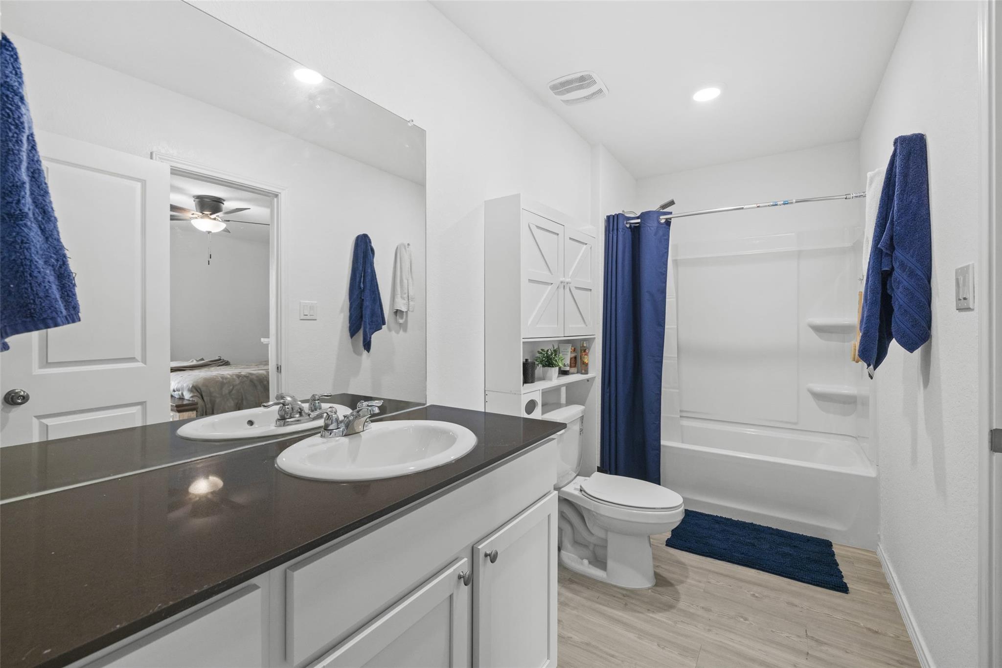 108 Ciarans Crossing Dr, Fredericksburg, TX 78624