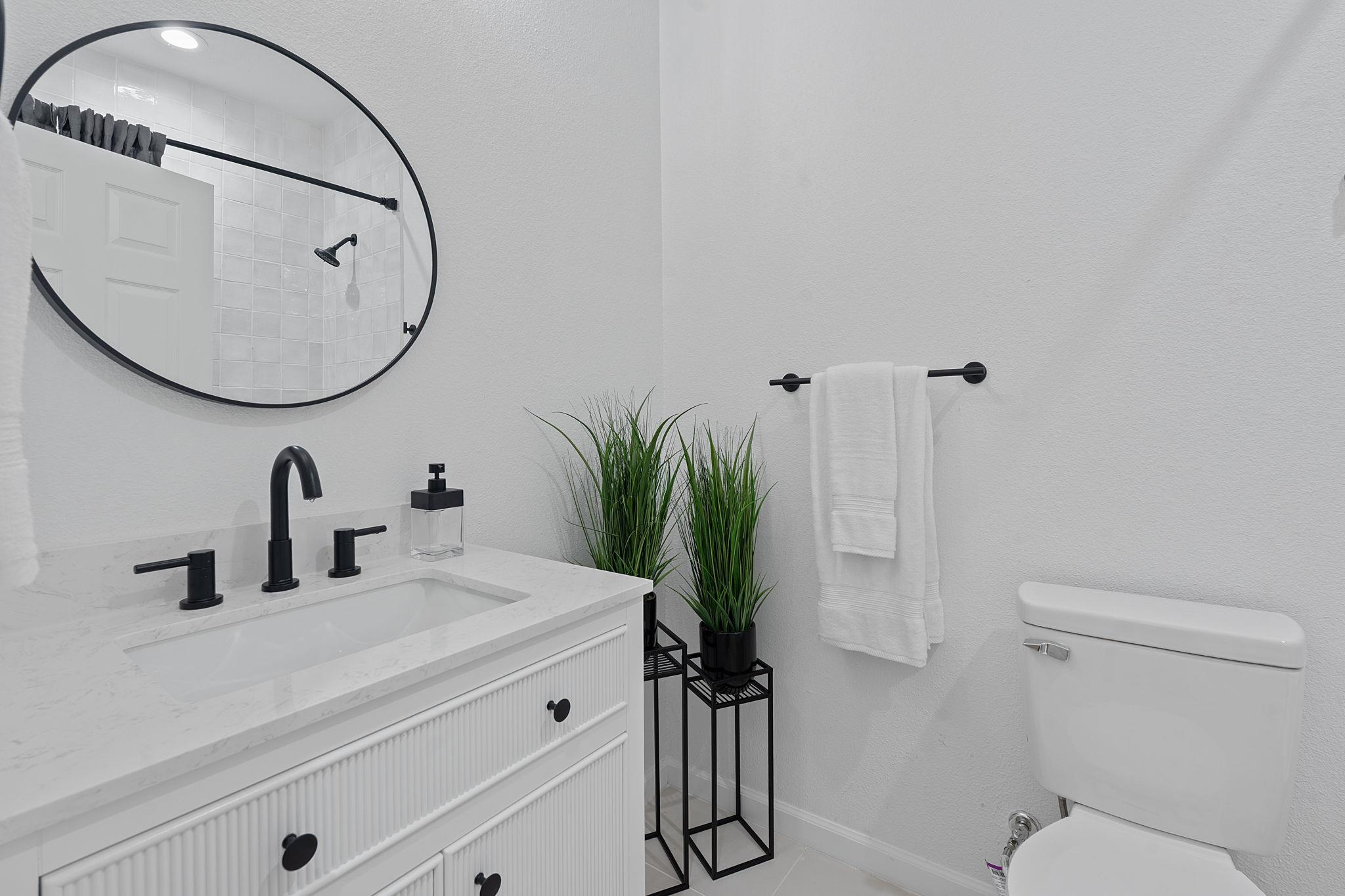 738 Chihuahua St, Lockhart, TX 78644