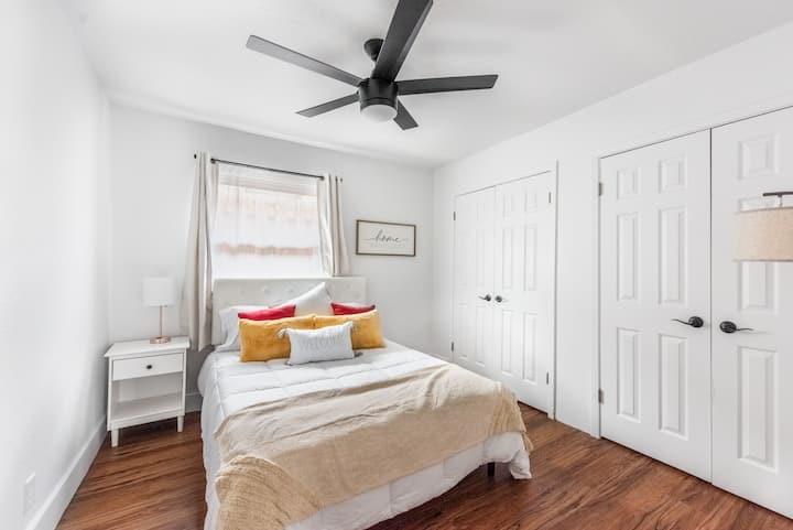 5700 Signal Pt, Austin, TX 78724