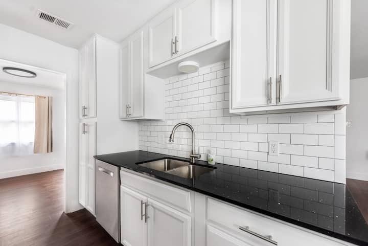 5700 Signal Pt, Austin, TX 78724