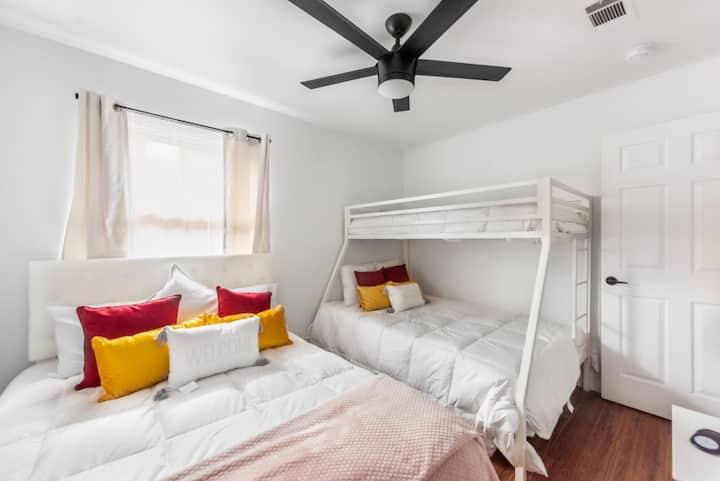 5700 Signal Pt, Austin, TX 78724