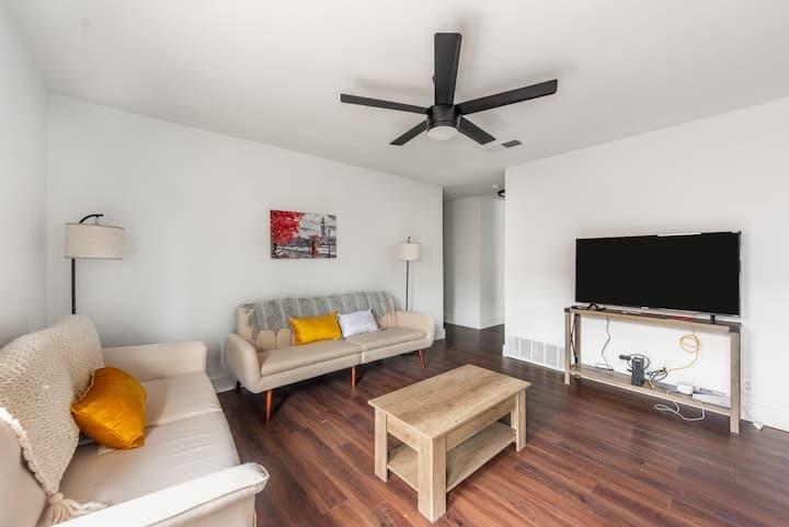 5700 Signal Pt, Austin, TX 78724