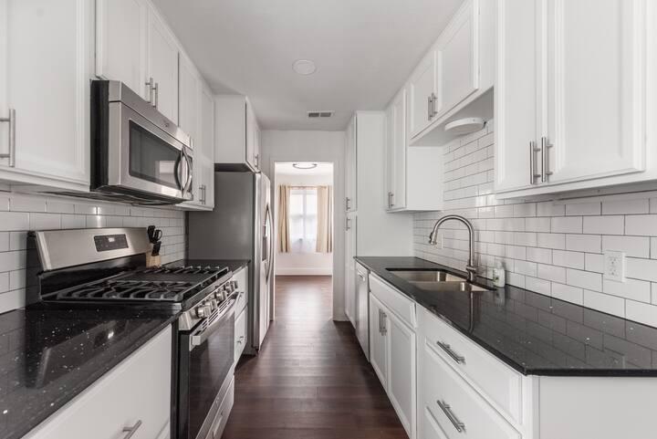 5700 Signal Pt, Austin, TX 78724