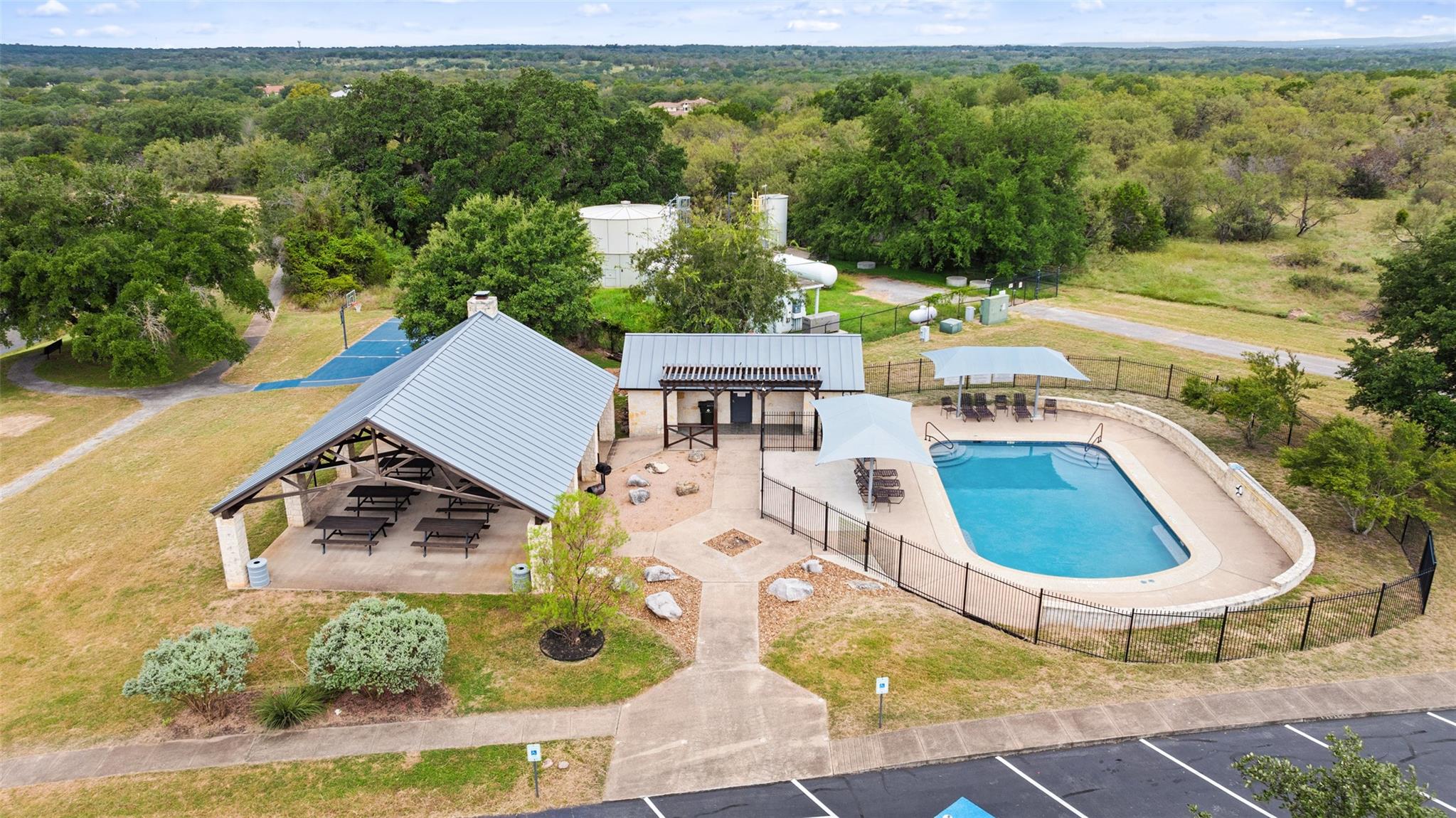 108 Cross Trl, Spicewood, TX 78669