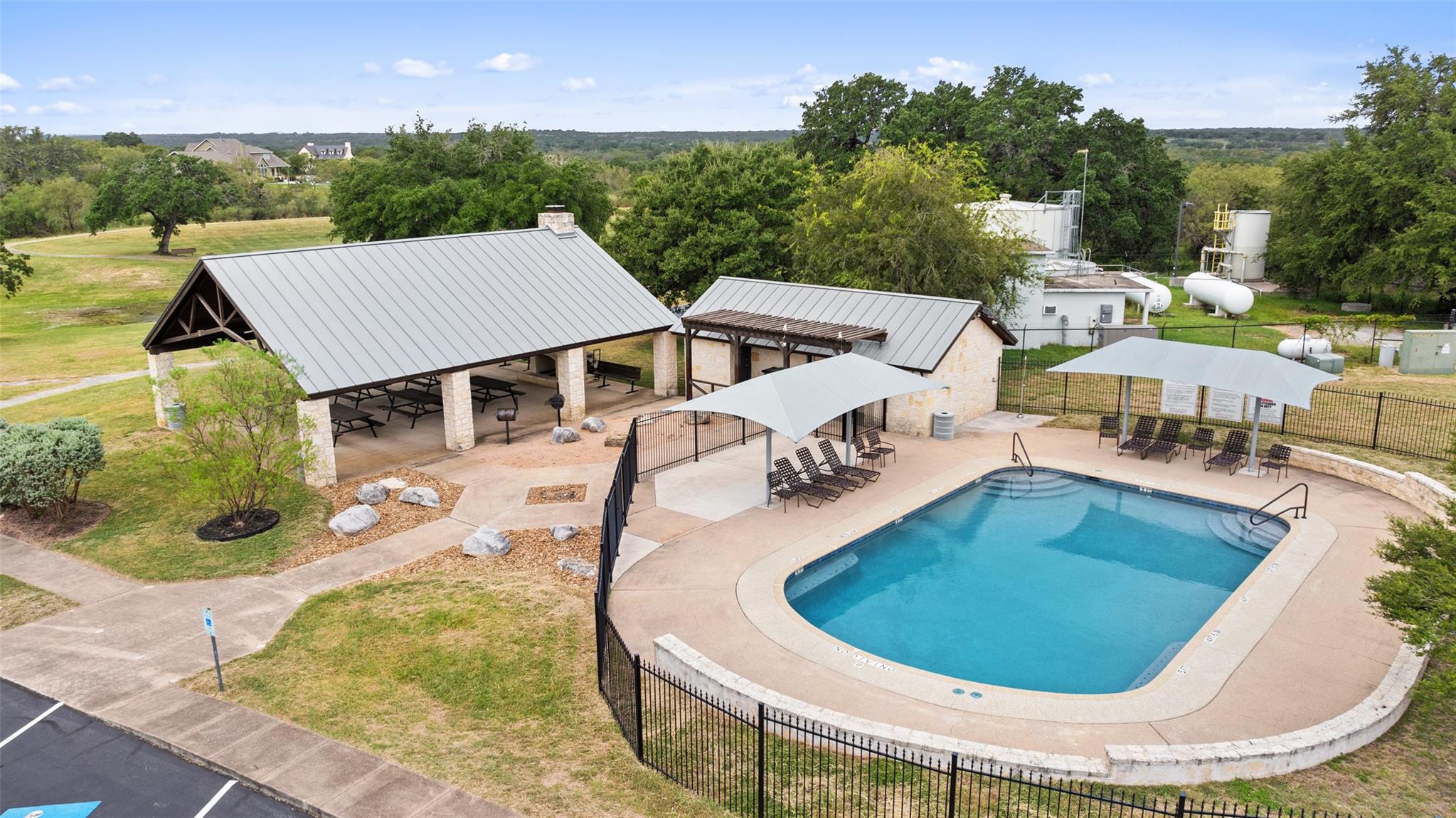 108 Cross Trl, Spicewood, TX 78669