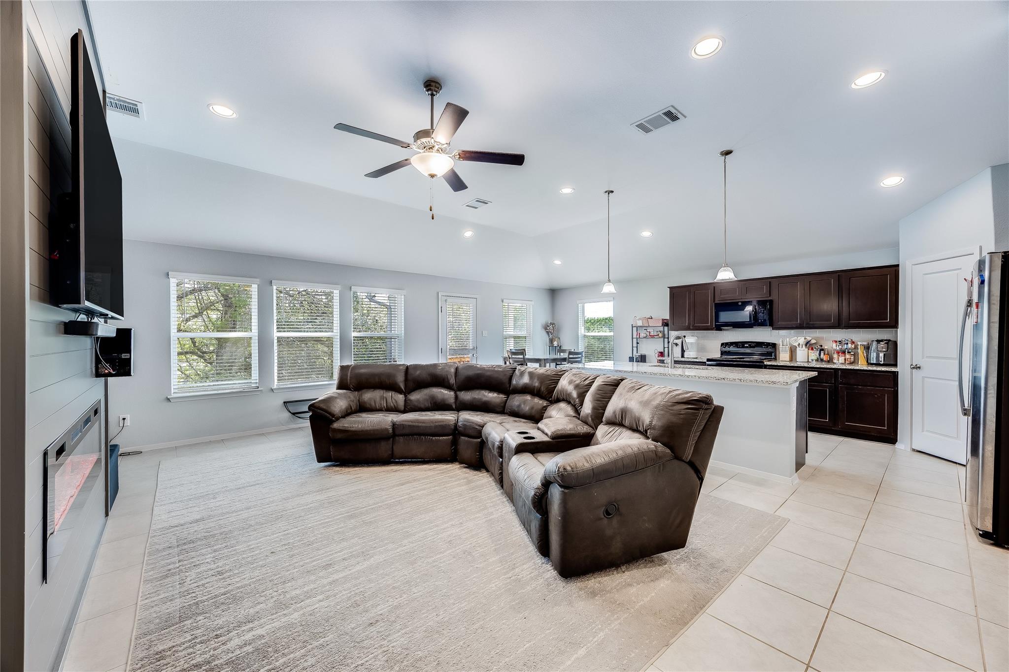 21302 Santa Rosa, Lago Vista, TX 78645