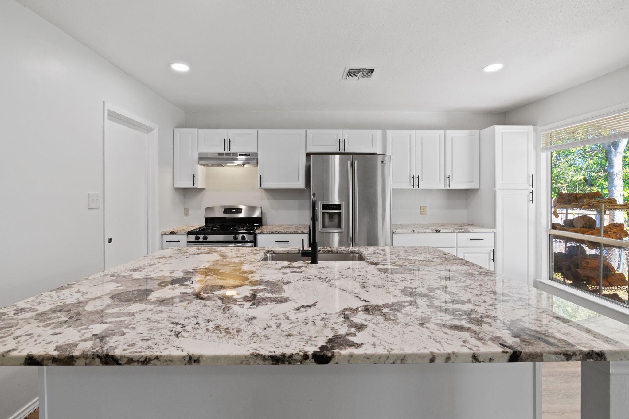 10001 Woodglen Dr, Austin, TX 78753