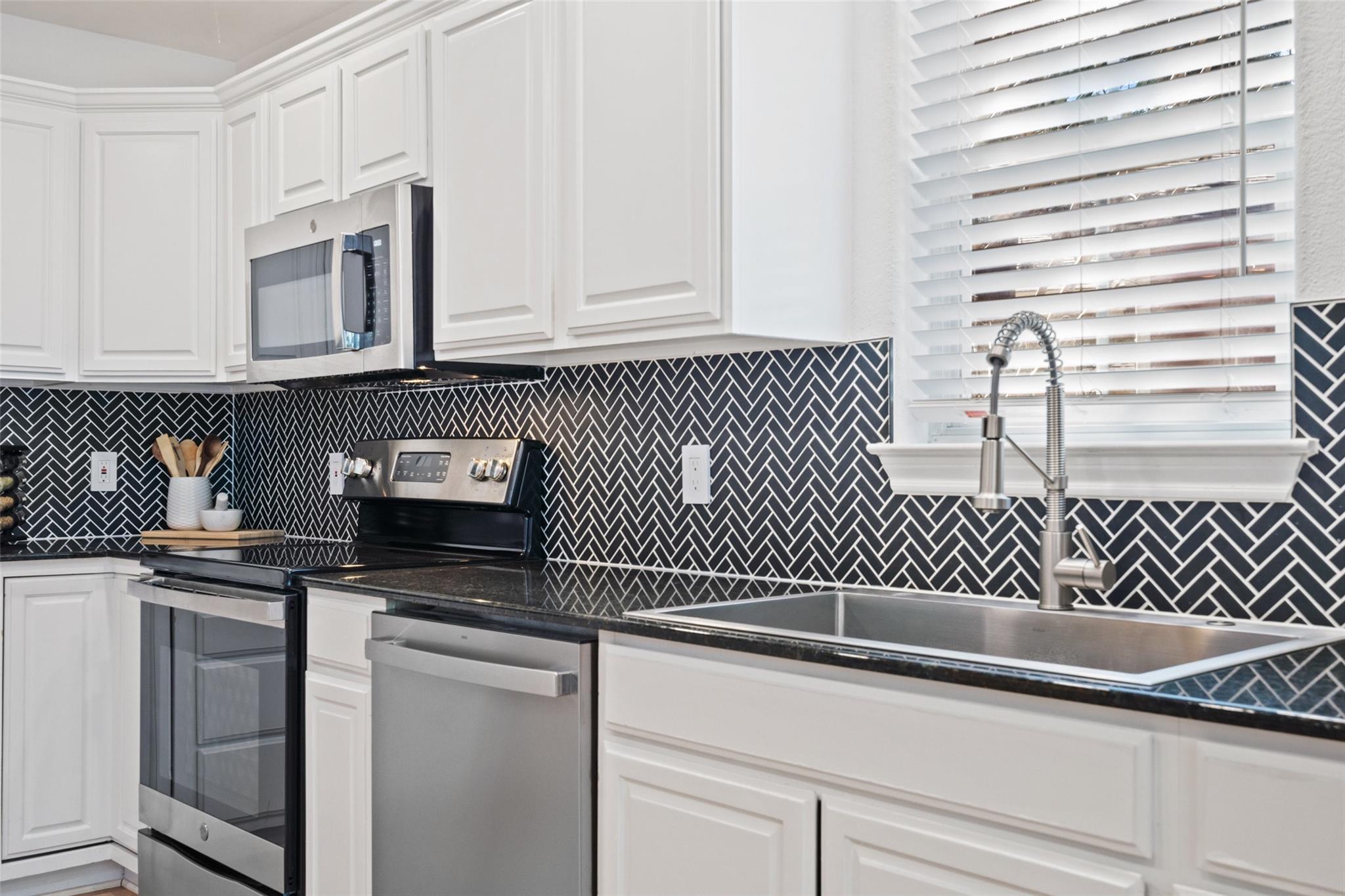 2012 Indian Creek Rd, Austin, TX 78734