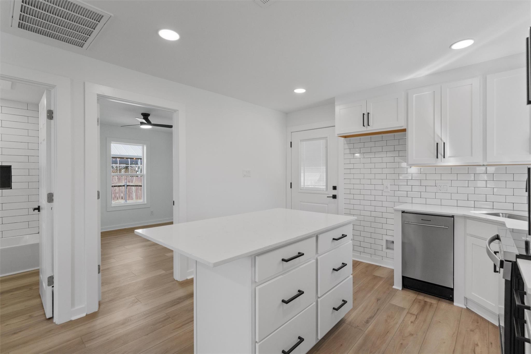 901 N Church St W, Georgetown, TX 78626