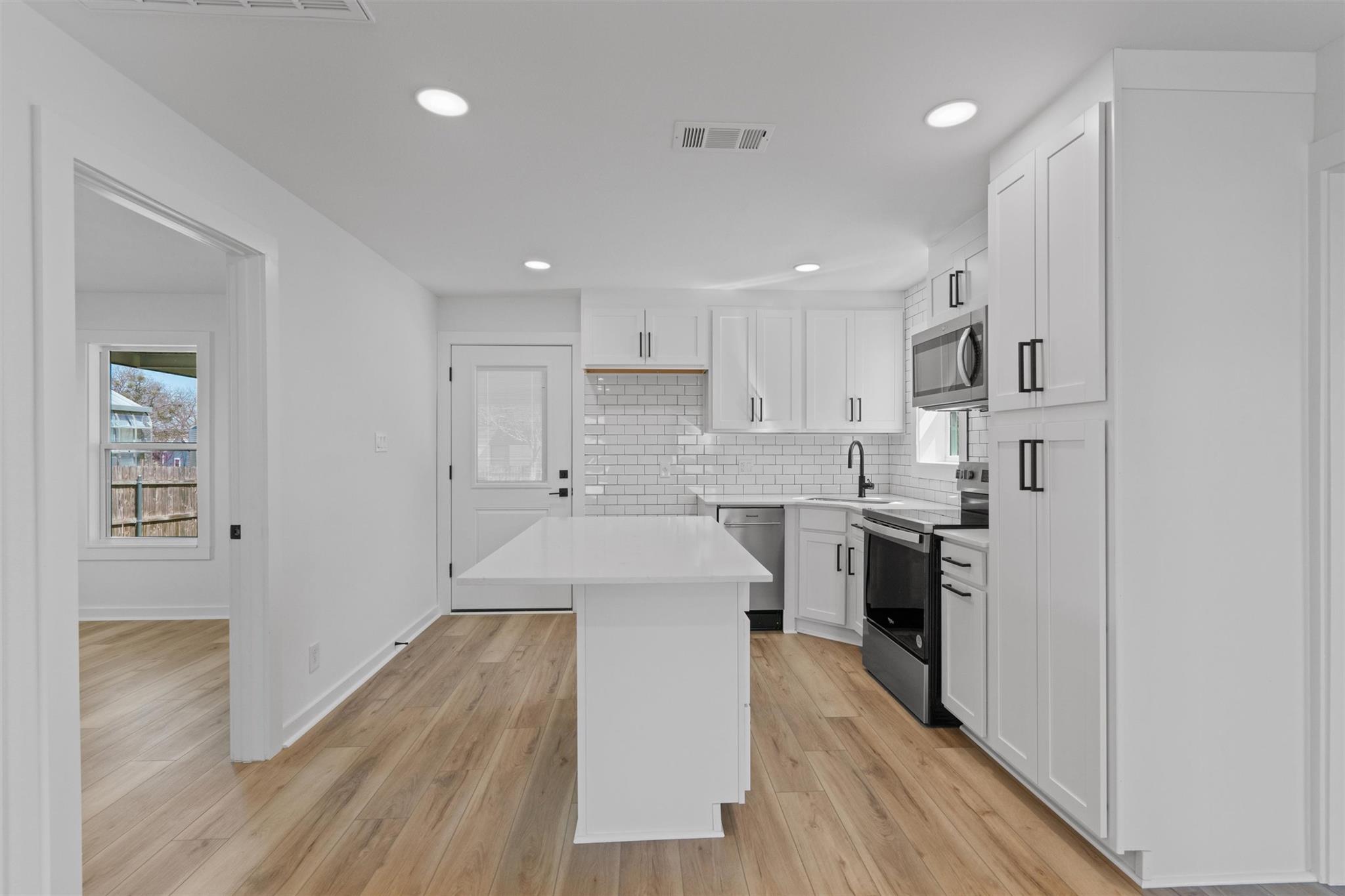901 N Church St W, Georgetown, TX 78626