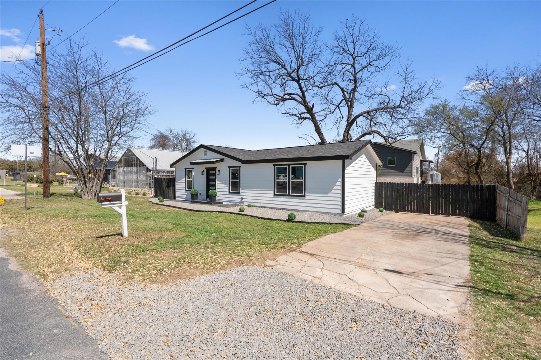 901 N Church St W, Georgetown, TX 78626