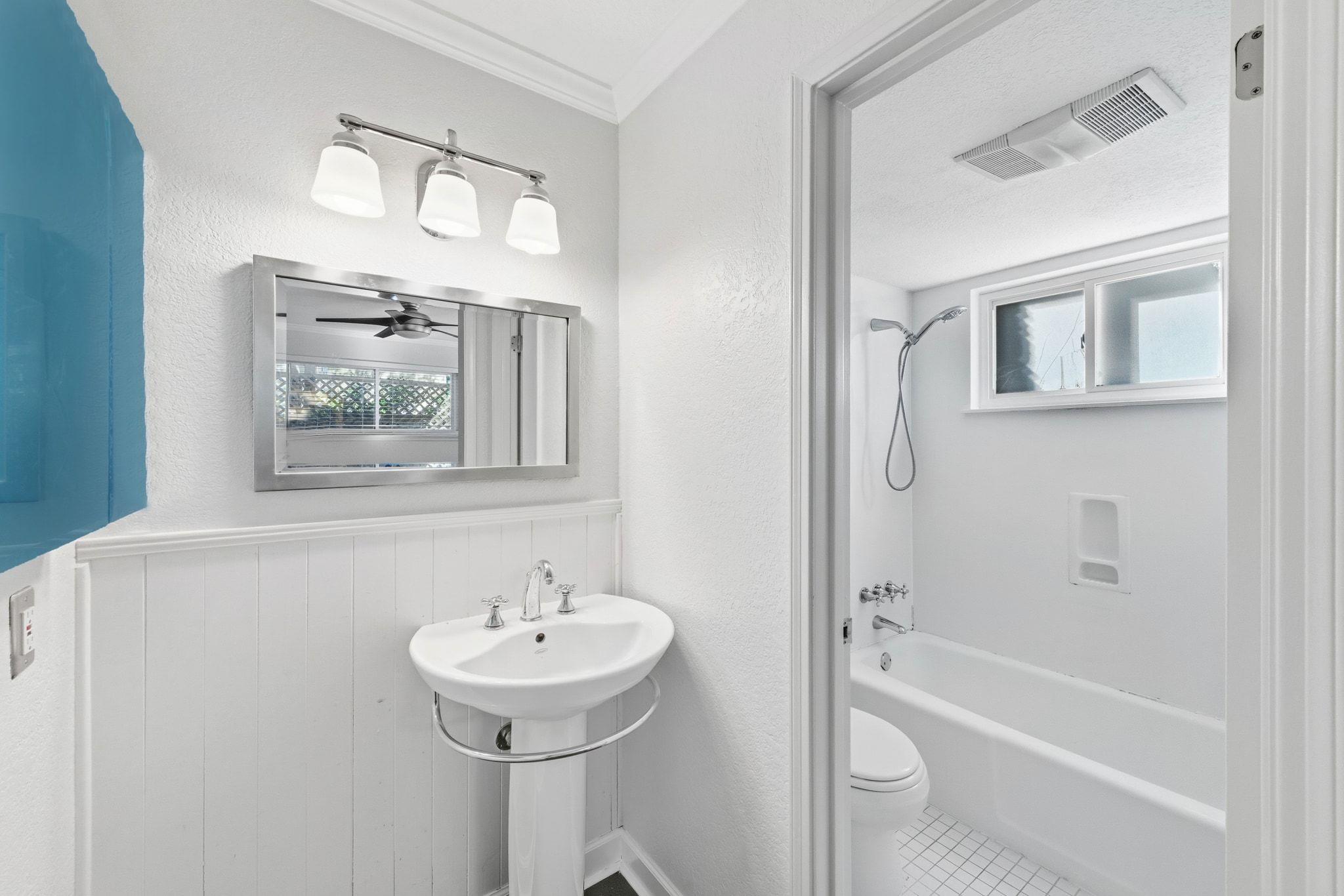 6210 Shadow Valley Dr, Austin, TX 78731