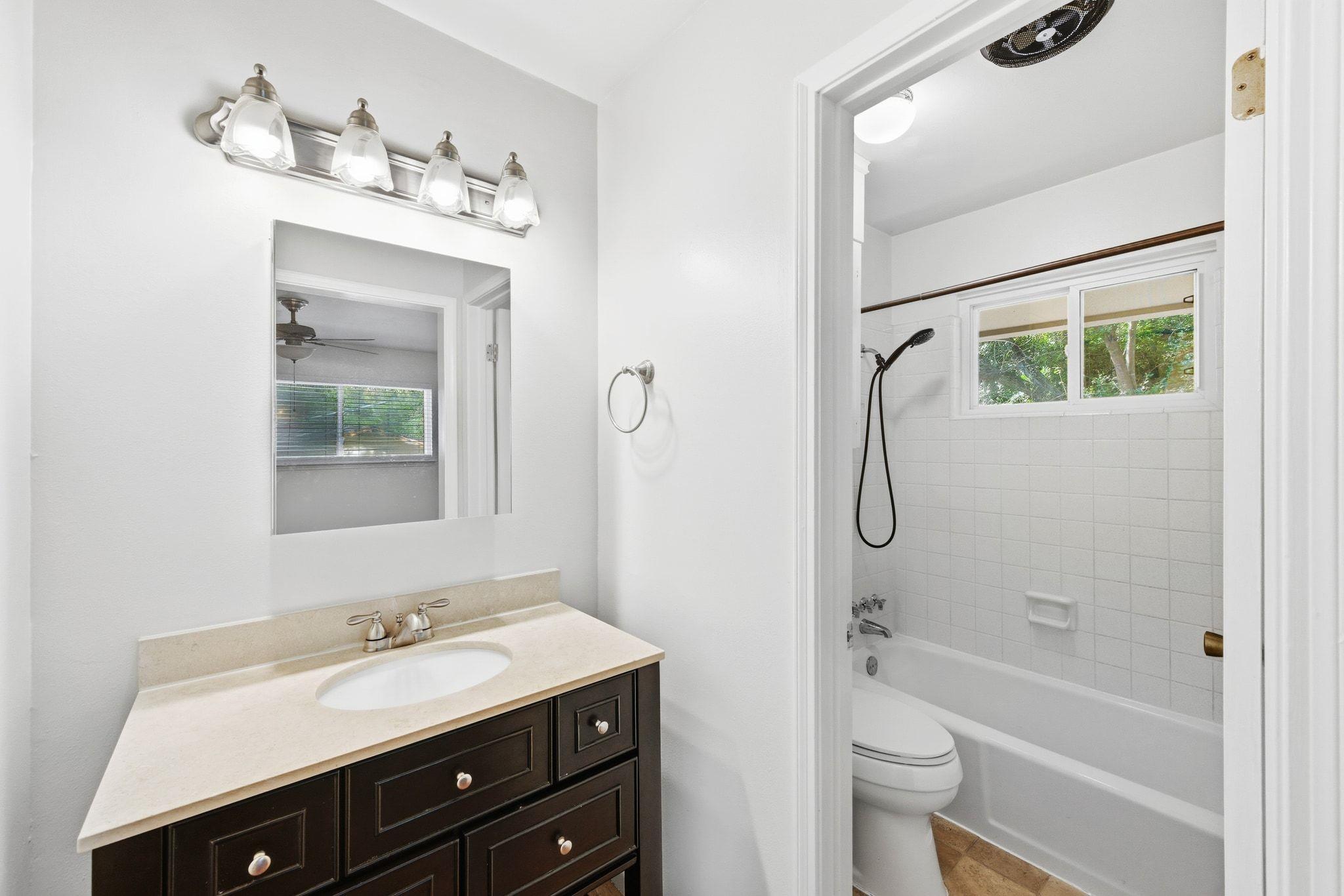 6210 Shadow Valley Dr, Austin, TX 78731