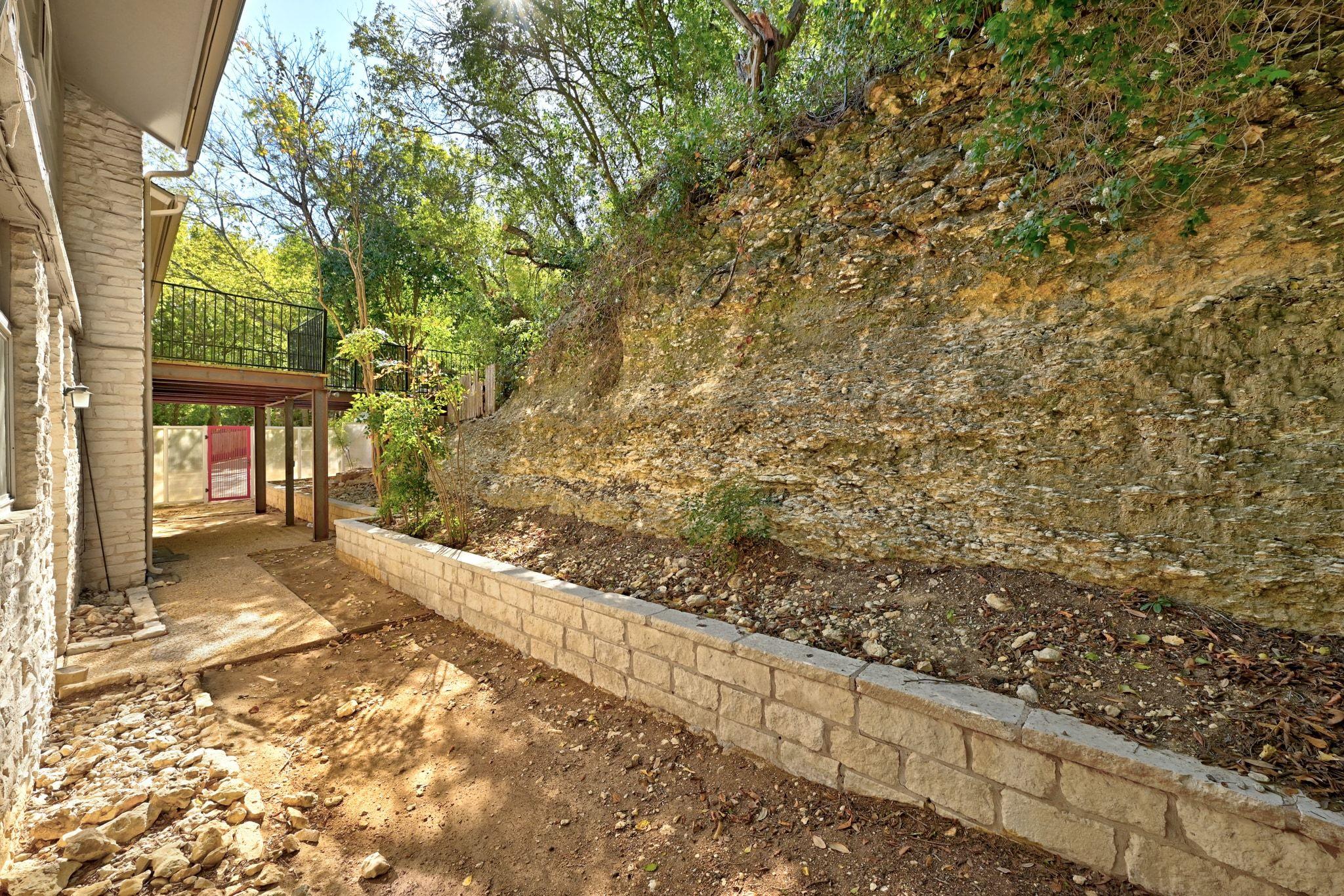 6210 Shadow Valley Dr, Austin, TX 78731