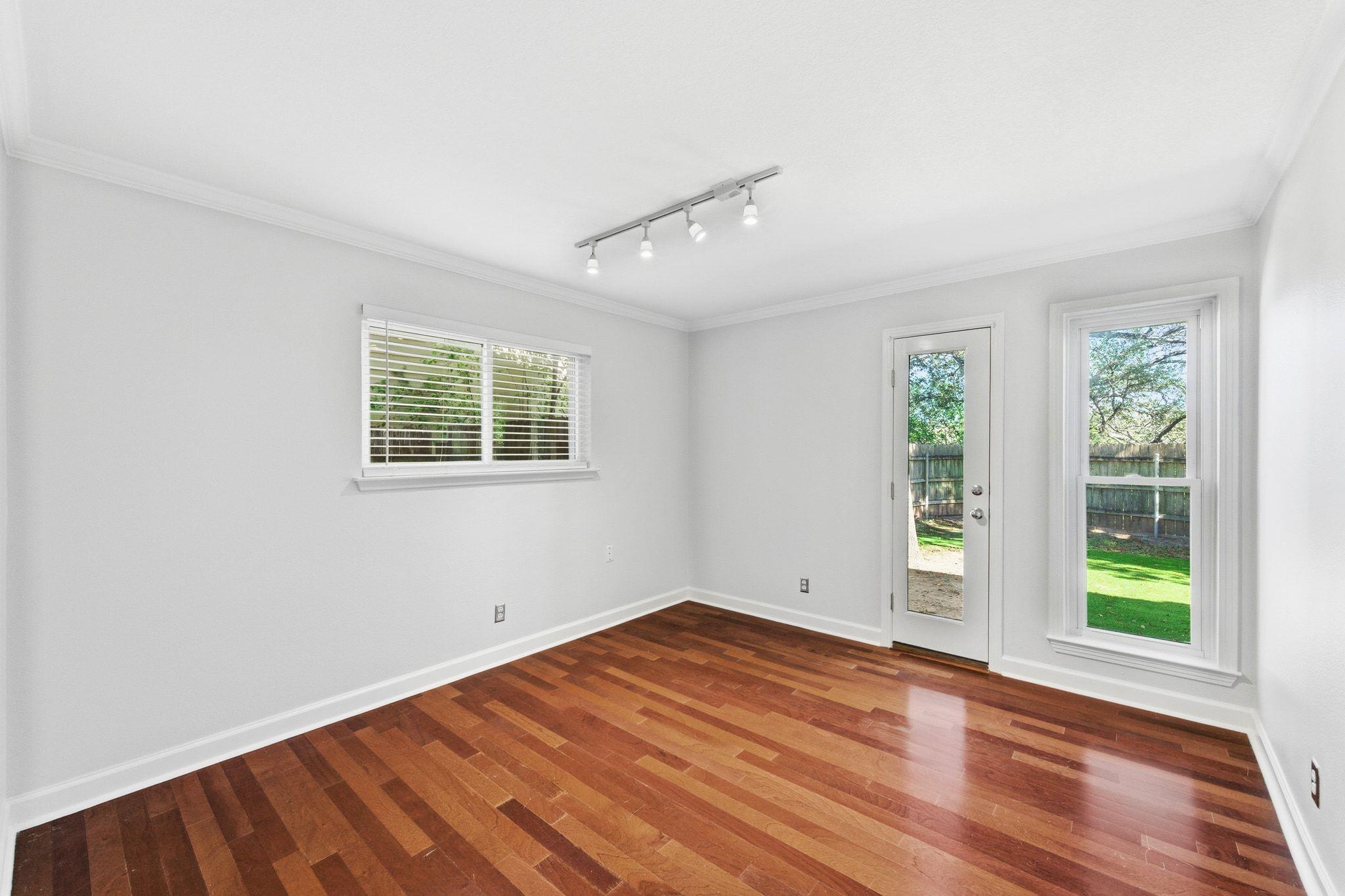 6210 Shadow Valley Dr, Austin, TX 78731