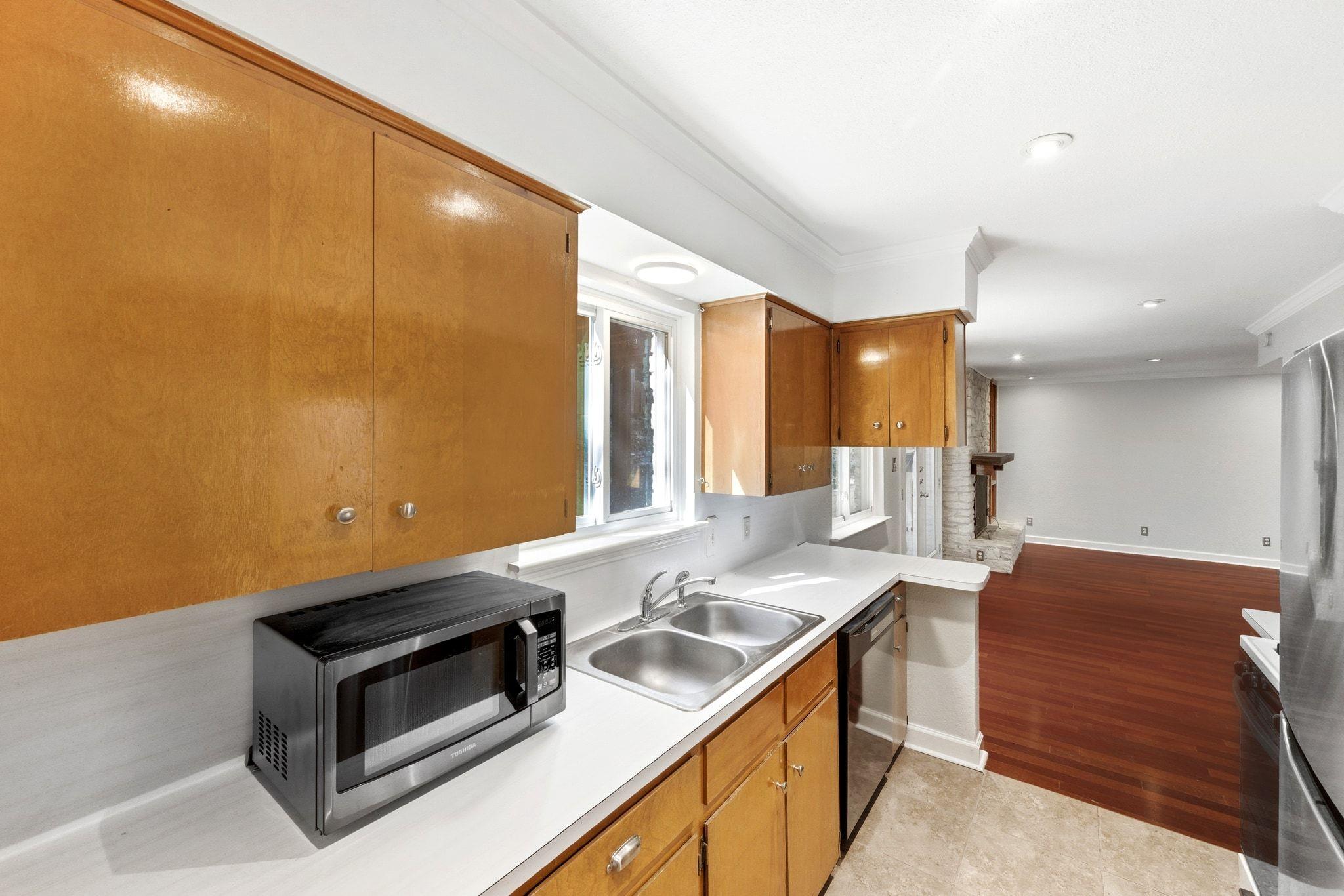 6210 Shadow Valley Dr, Austin, TX 78731