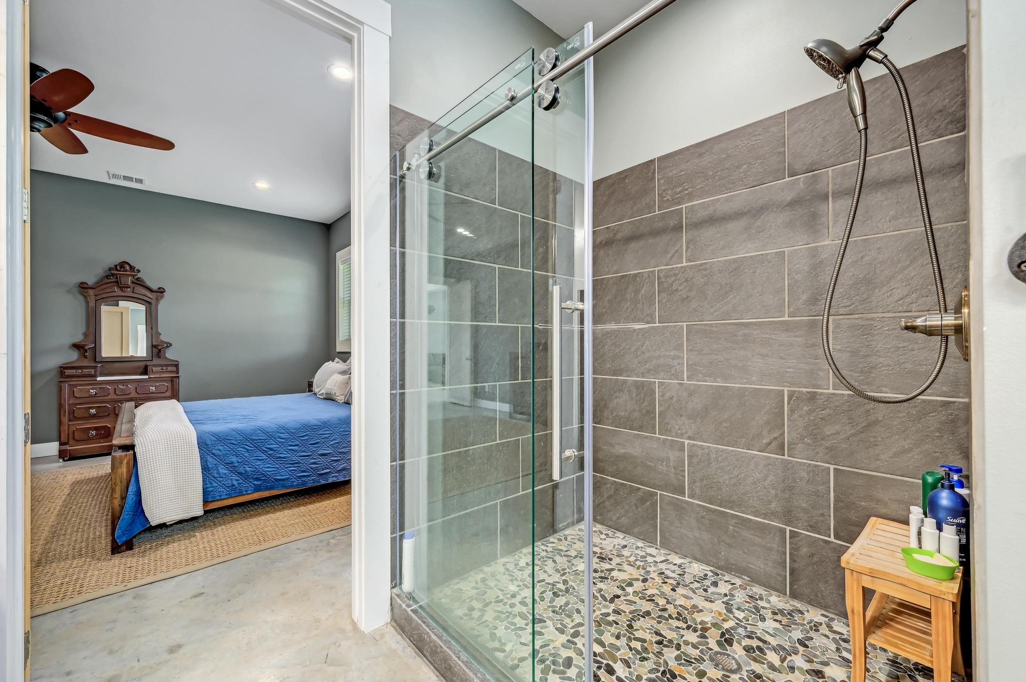 464 County Road 471, Gonzales, TX 78629