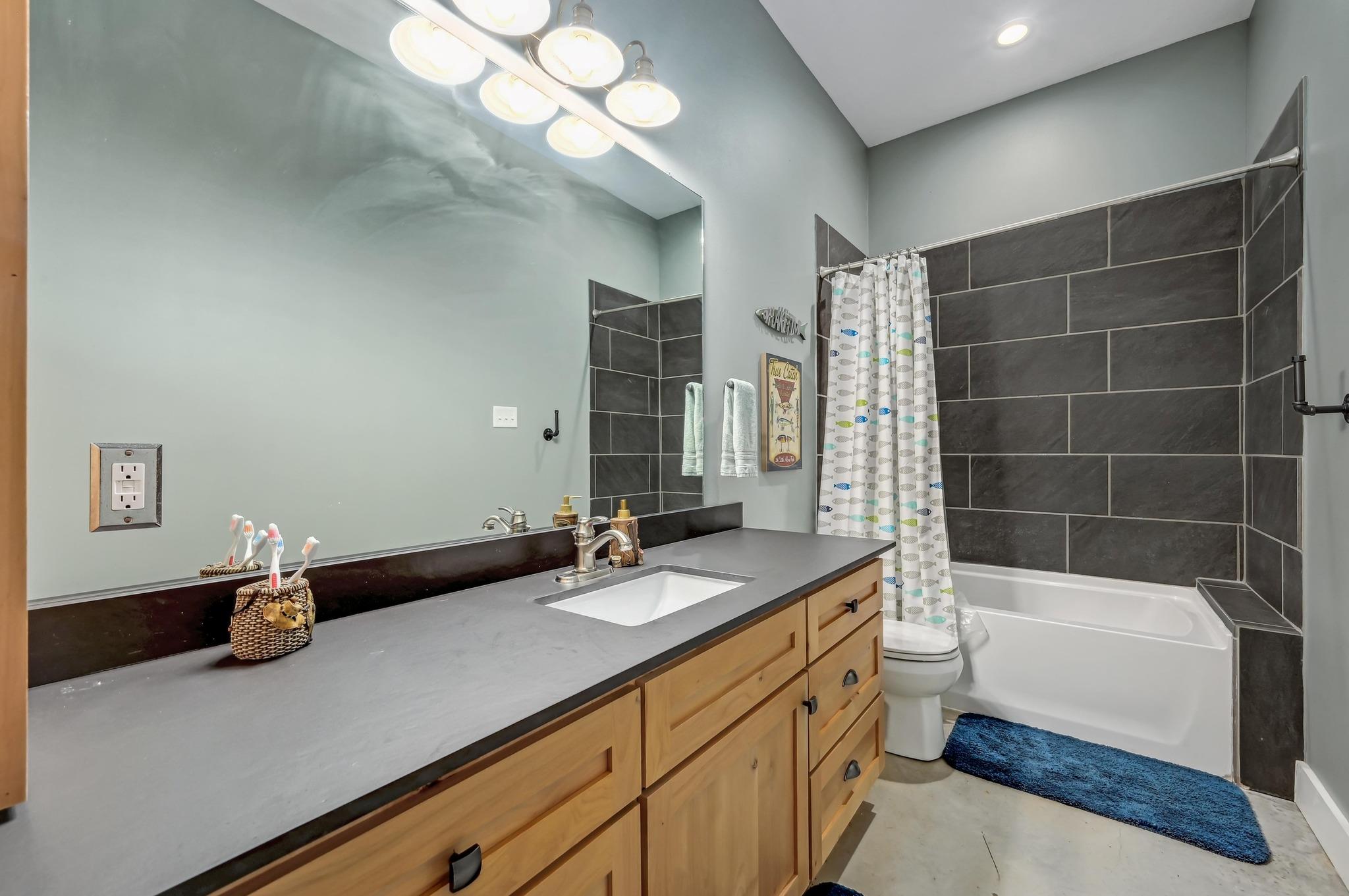 464 County Road 471, Gonzales, TX 78629