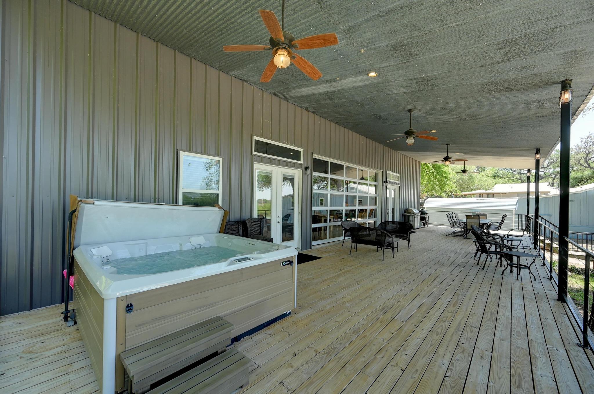 464 County Road 471, Gonzales, TX 78629