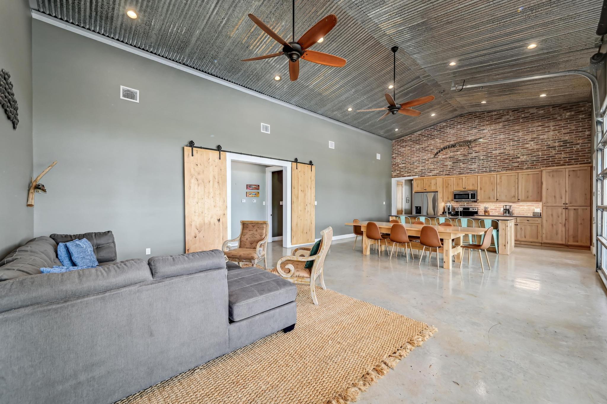 464 County Road 471, Gonzales, TX 78629