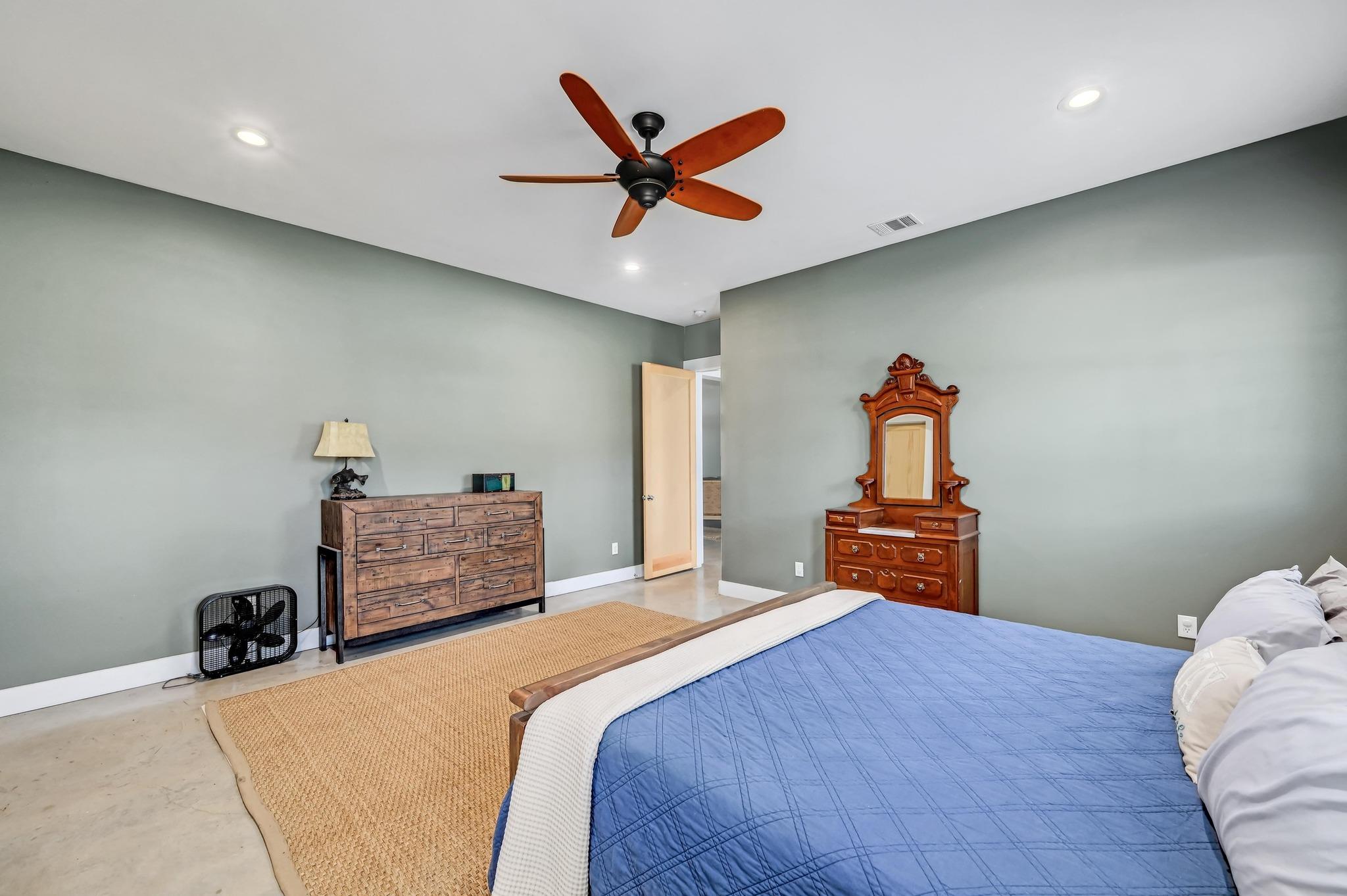 464 County Road 471, Gonzales, TX 78629