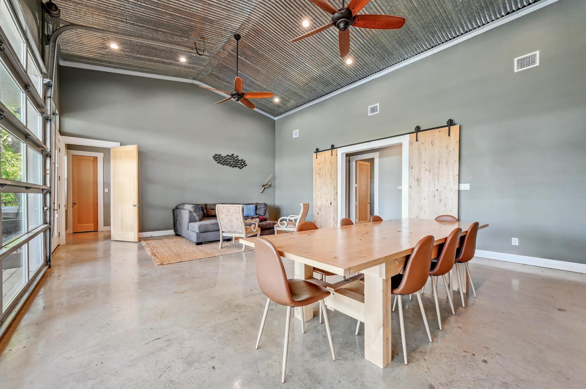 464 County Road 471, Gonzales, TX 78629