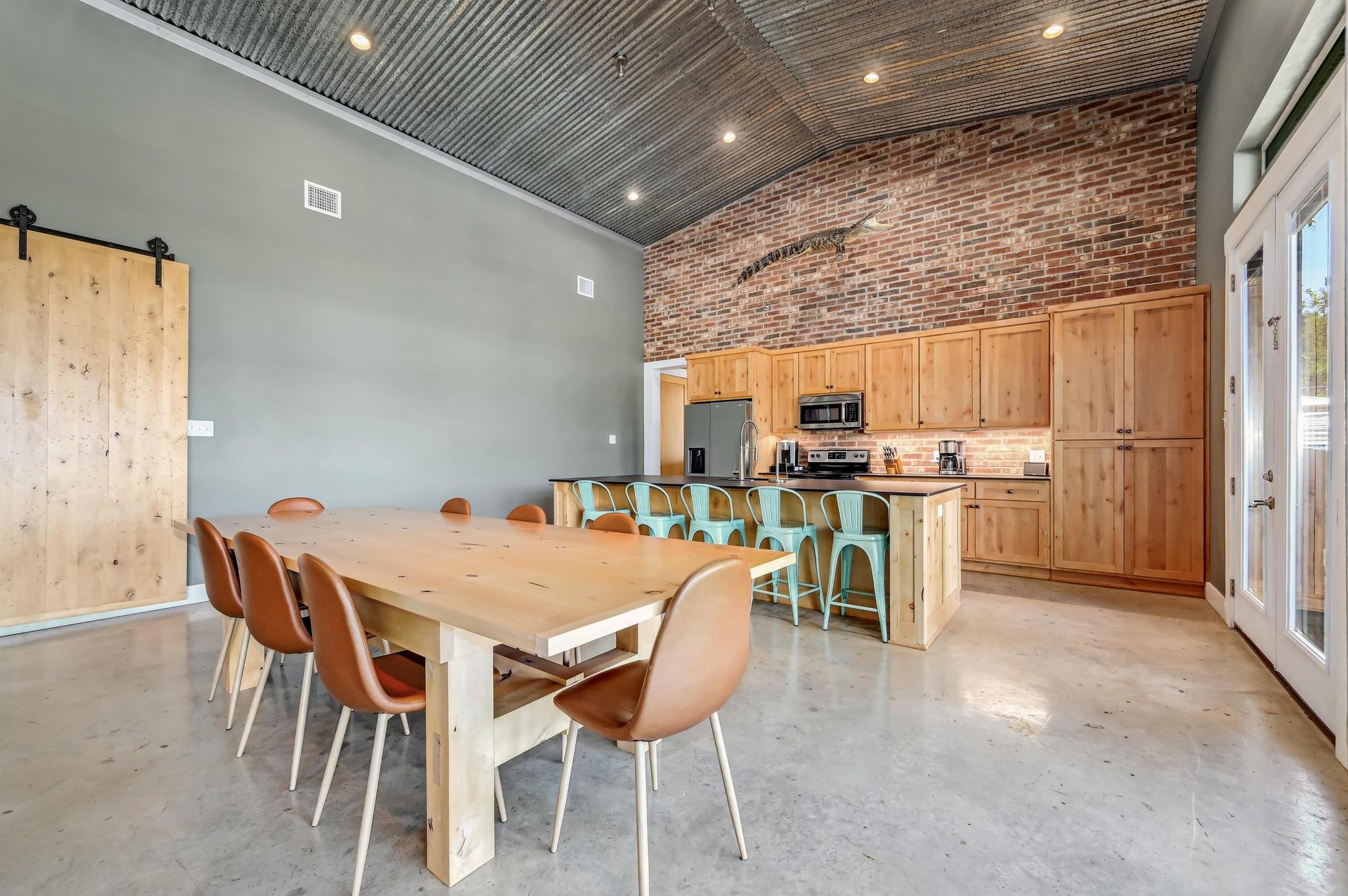 464 County Road 471, Gonzales, TX 78629