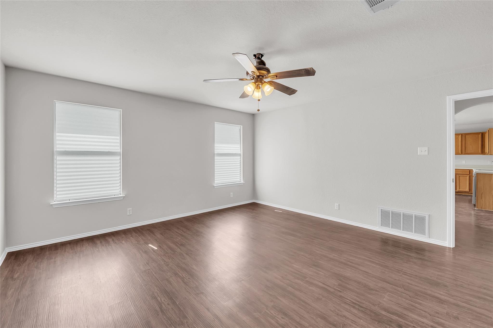 100 Grant Cv, Hutto, TX 78634