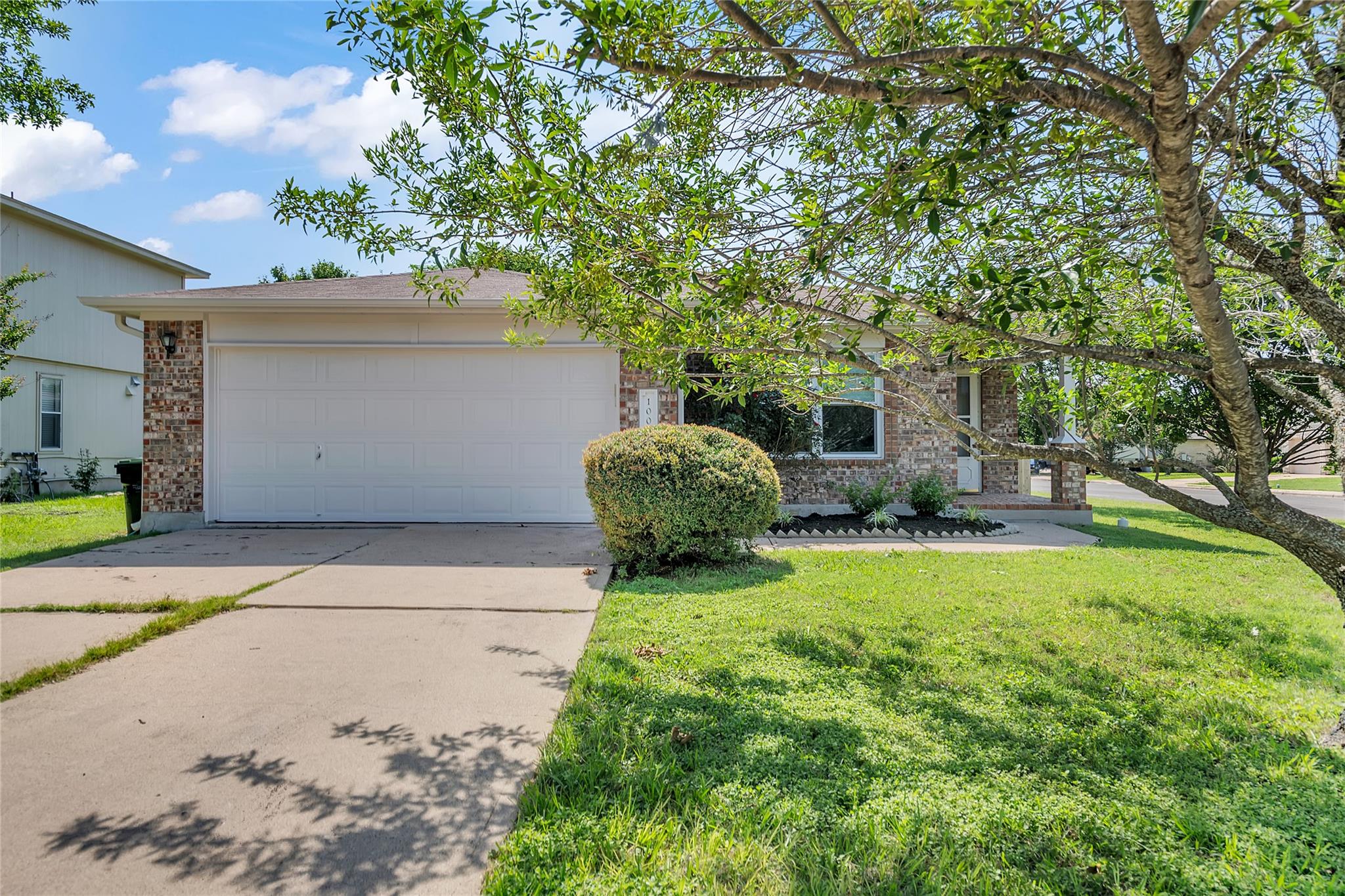 100 Grant Cv, Hutto, TX 78634