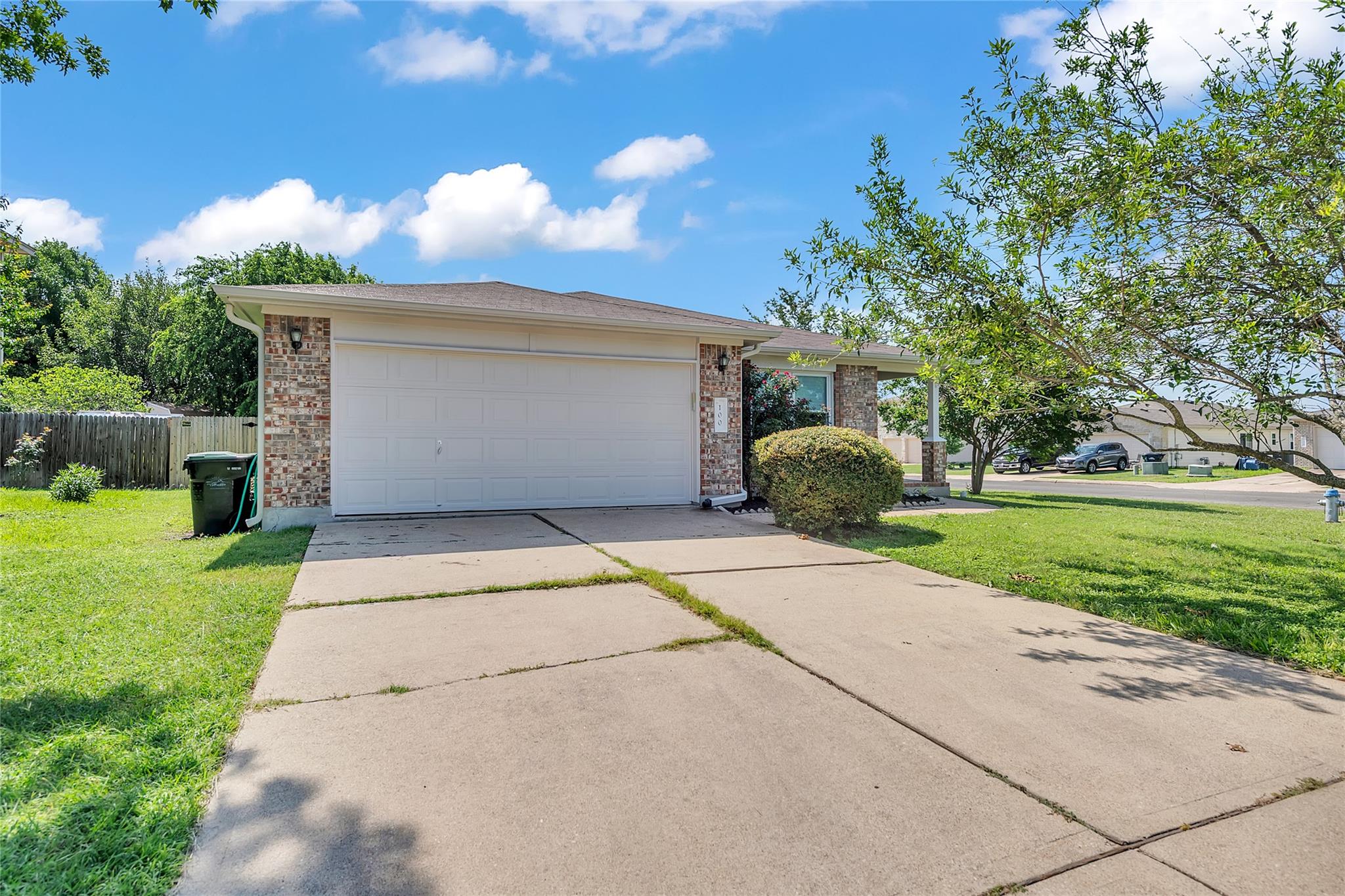 100 Grant Cv, Hutto, TX 78634