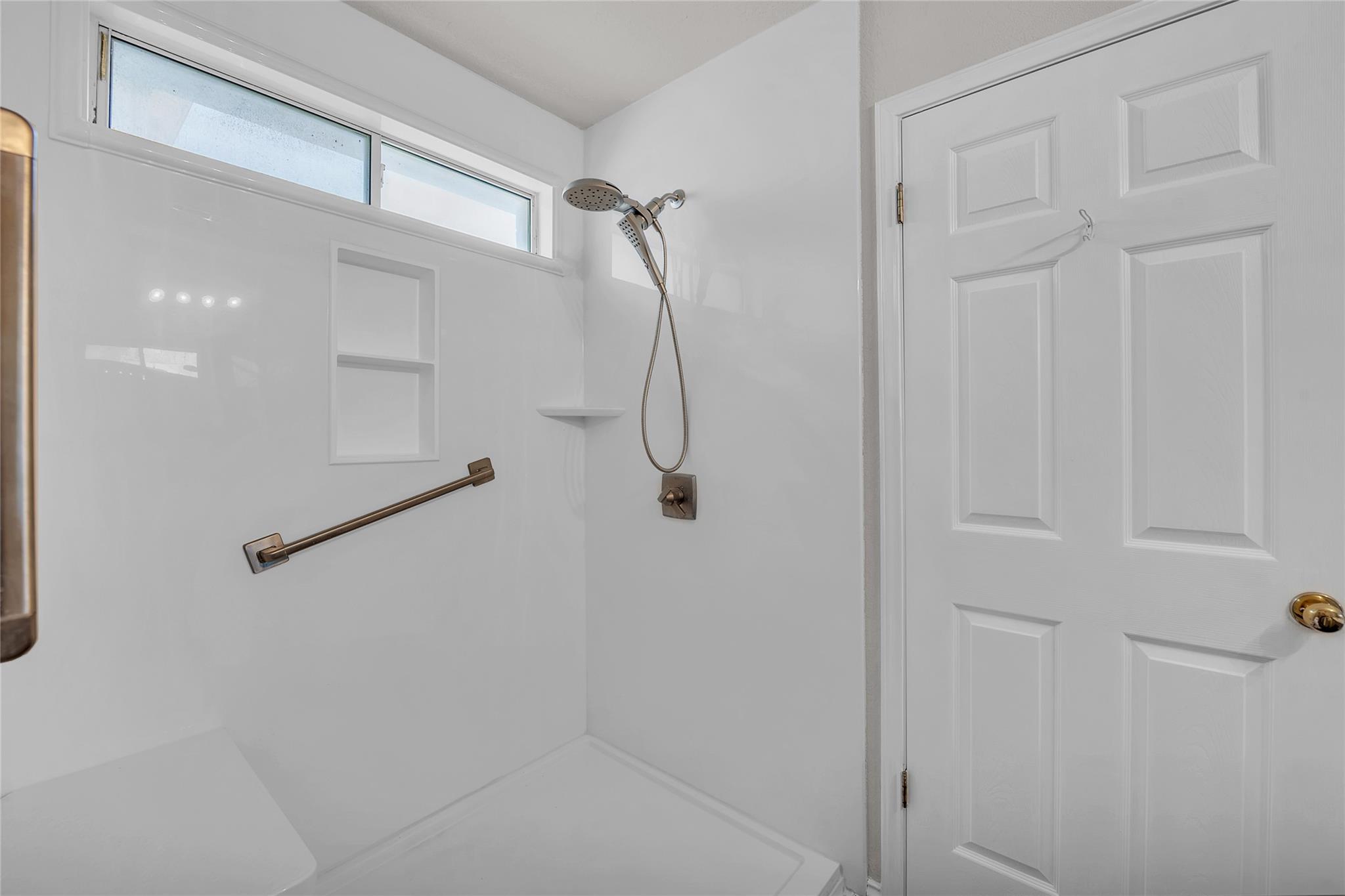 100 Grant Cv, Hutto, TX 78634