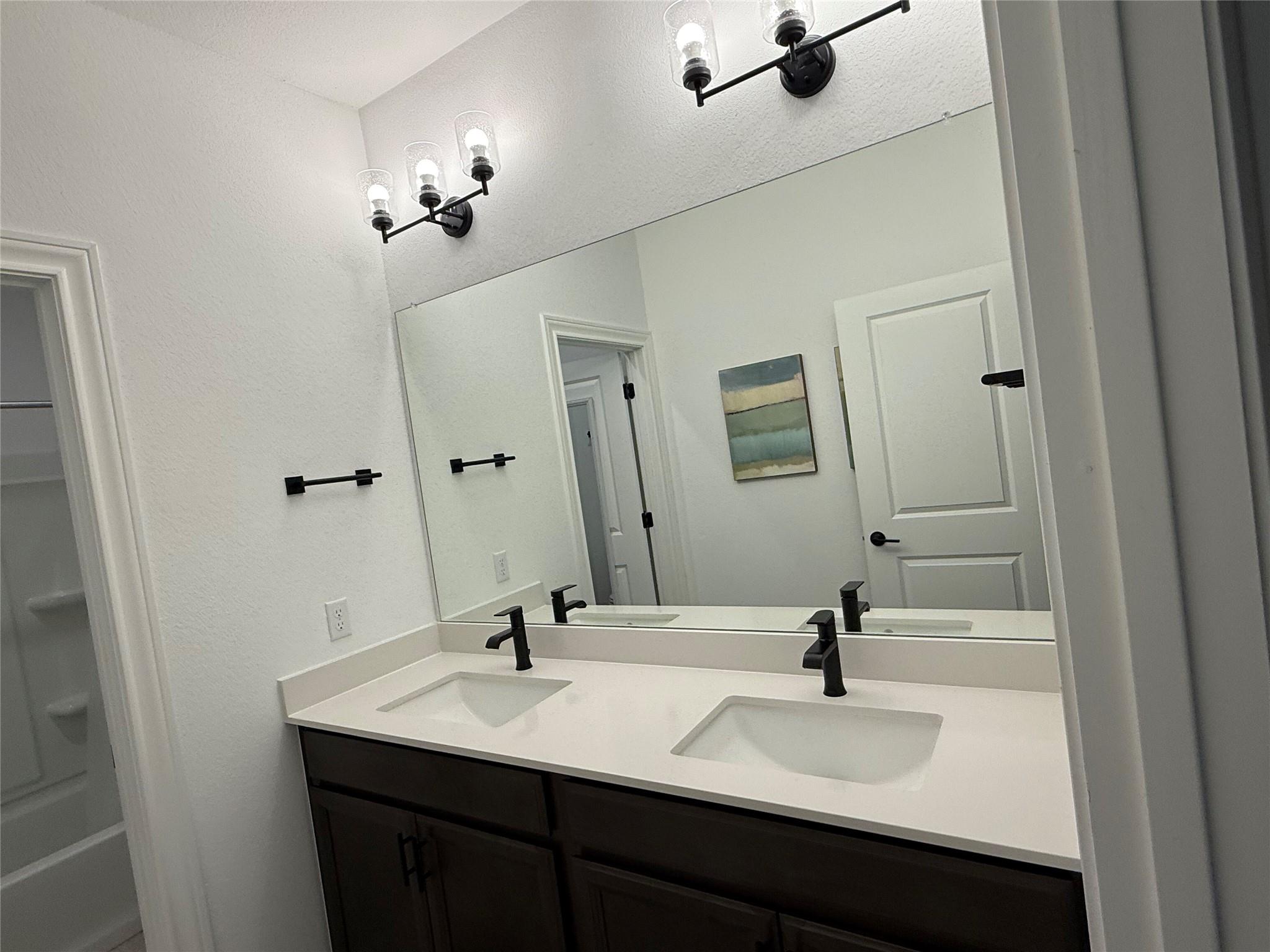 5321 Texas Bluebell Dr, Spicewood, TX 78669