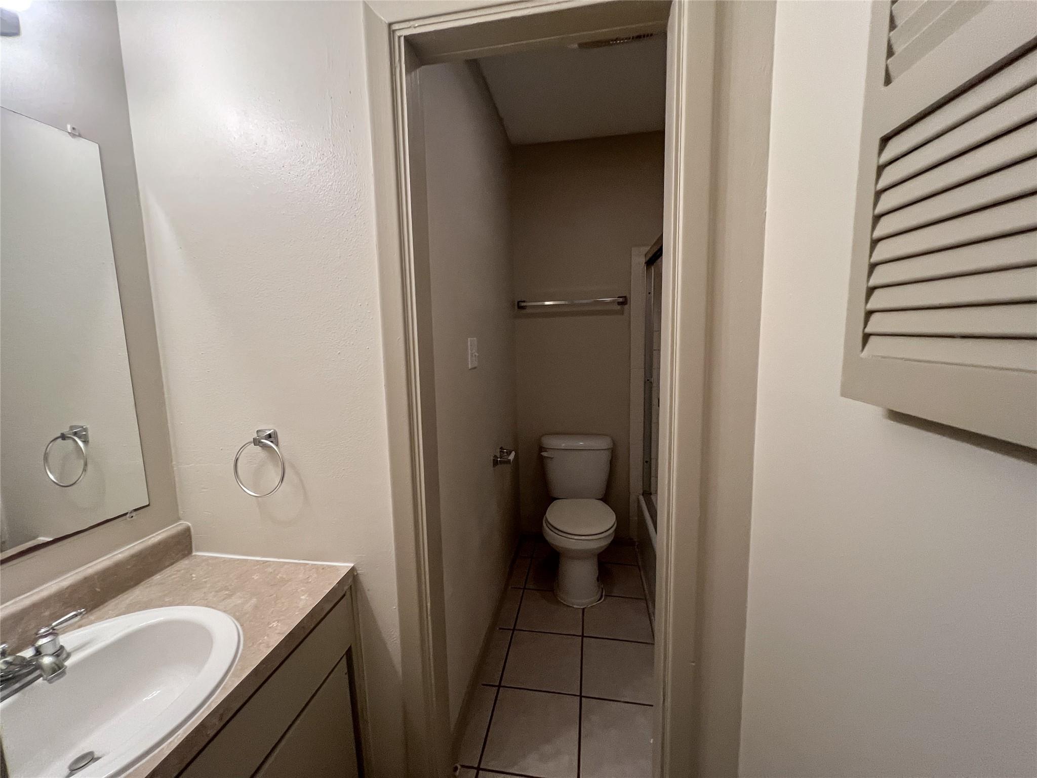 7206 Creekside Dr # C, Austin, TX 78752