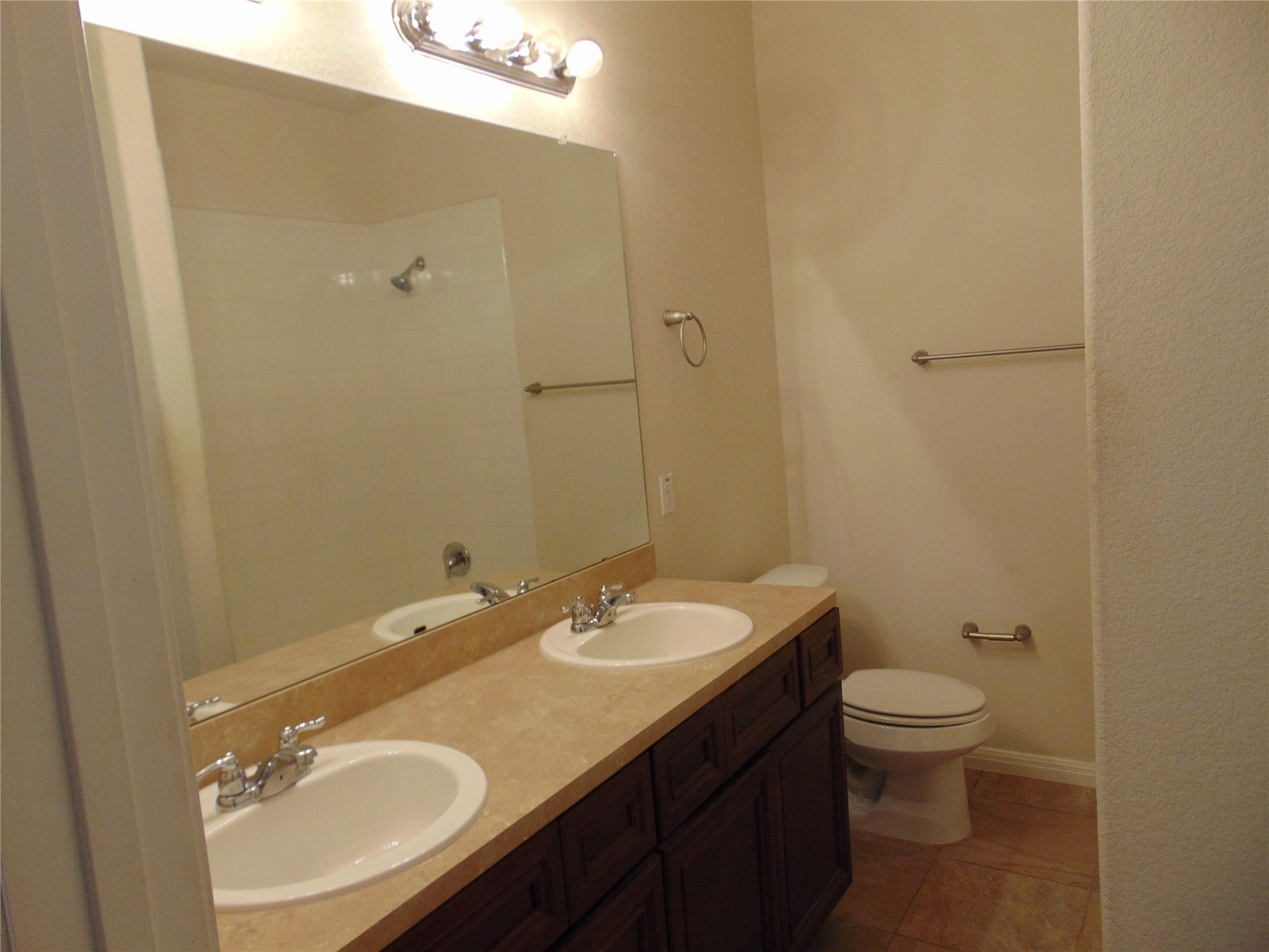 104 Liberty Place Cv # B, Liberty Hill, TX 78642